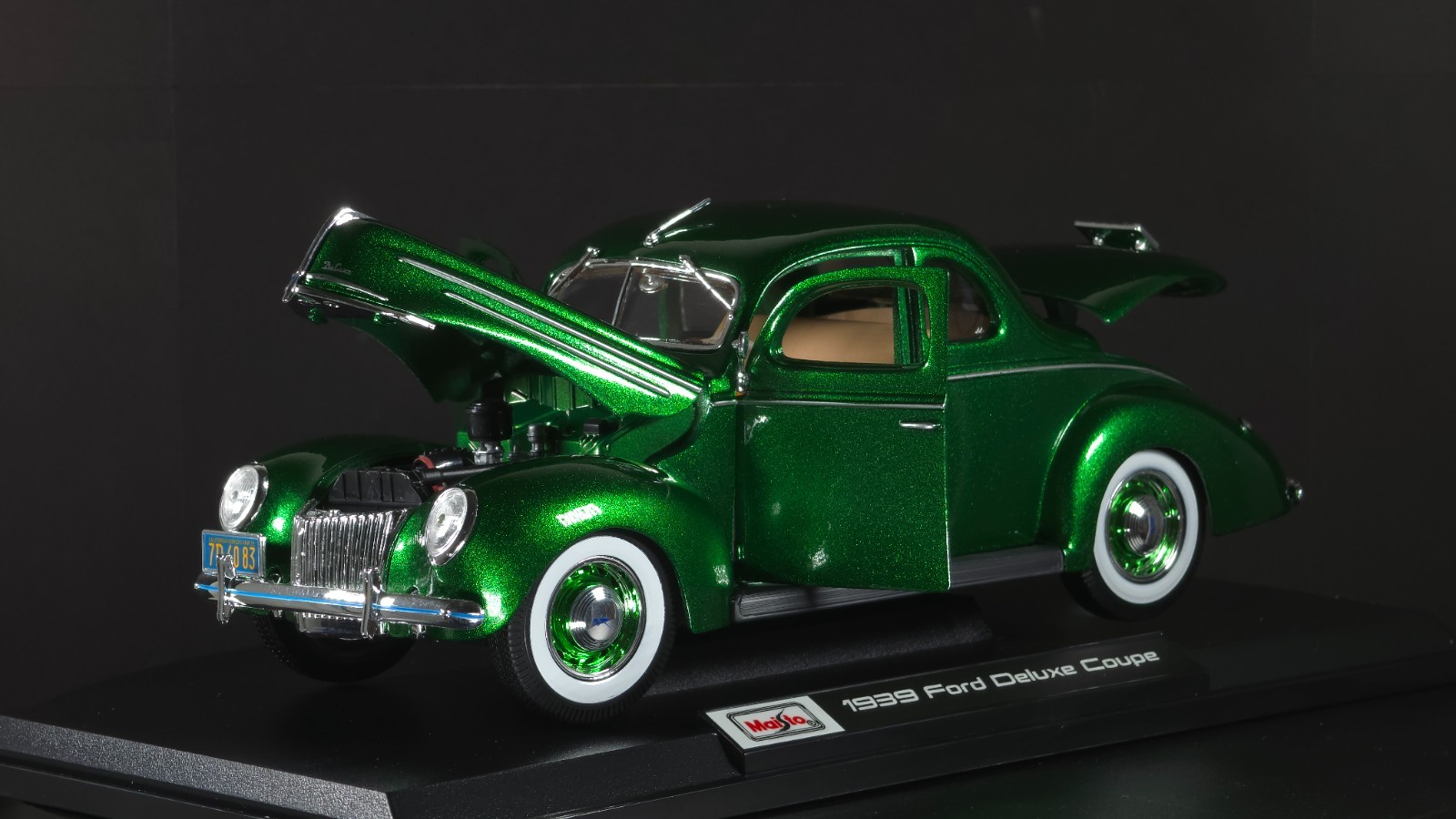 1939 Ford Deluxe Coupe 1:18 Maisto Exclusive Style Special Edition – Green