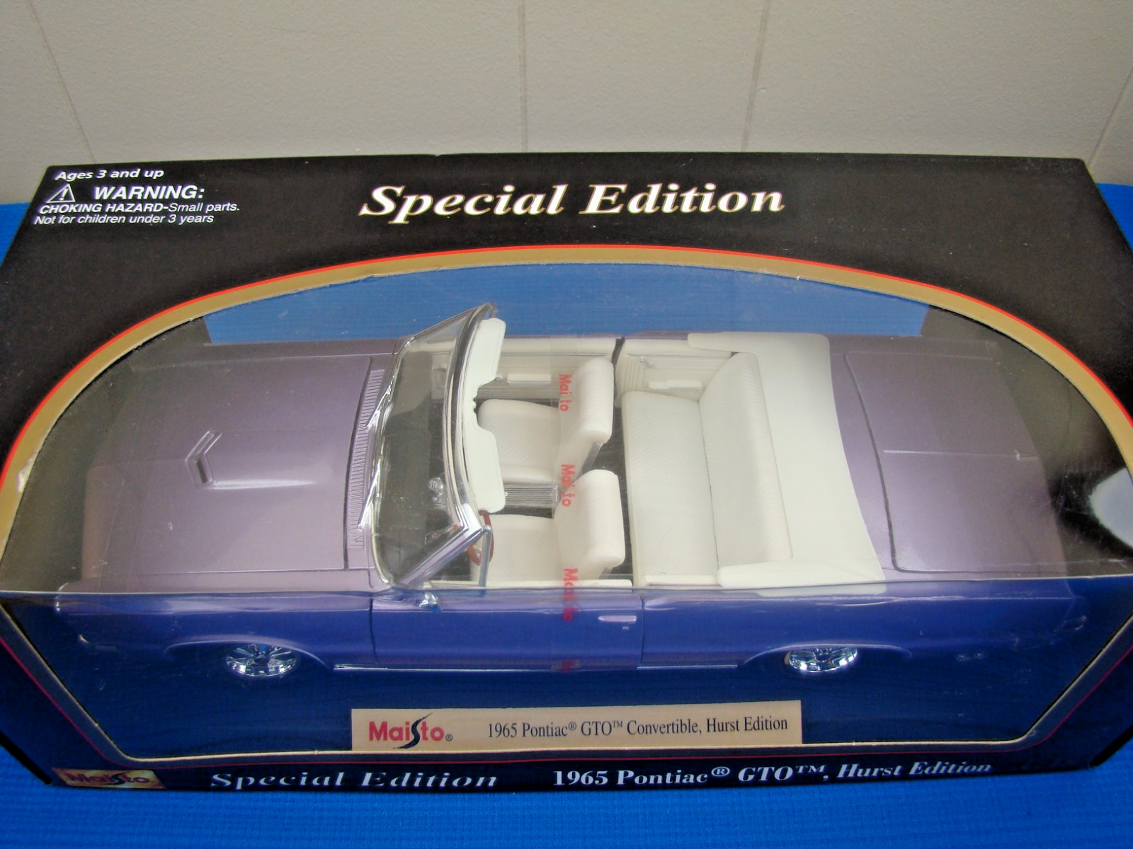 Maisto Special Edition 1965 Pontiac GTO Convertible Hurst Edition Iris Mist