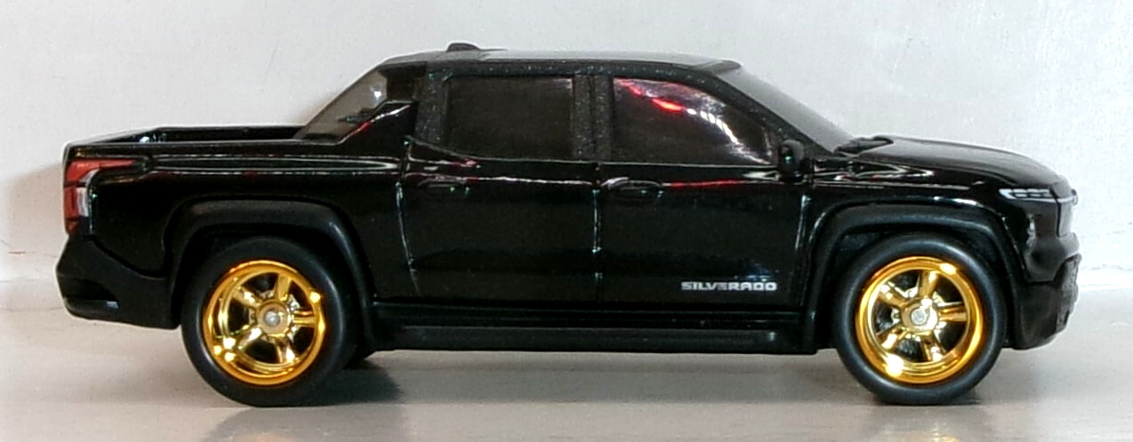 LOOSE 2024 HOT WHEELS 1:64 BLACK CHEVY SILVERADO EV RST WHEEL SWAP REAL RIDERS