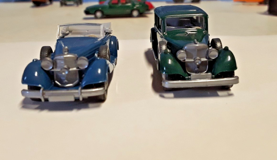 Wiking 1:87/HO Scale HORCH 850 Green & Mercedes 540 K Convertible Blue (Lot 8