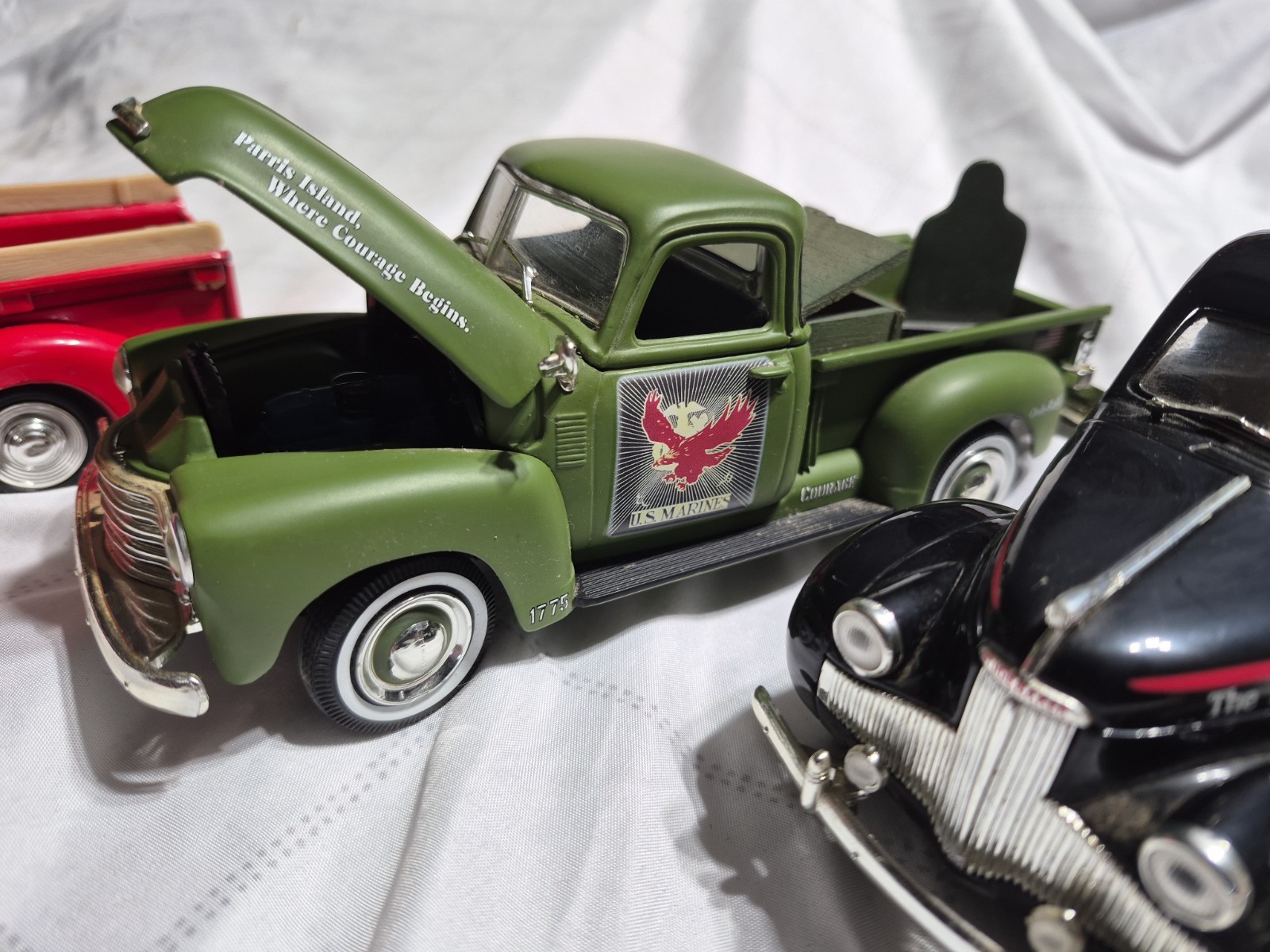 Ertl 1/25 Scale U S Marines 1947 Studebaker 1940 Ford 1950 Chevrolet Pickup Lot