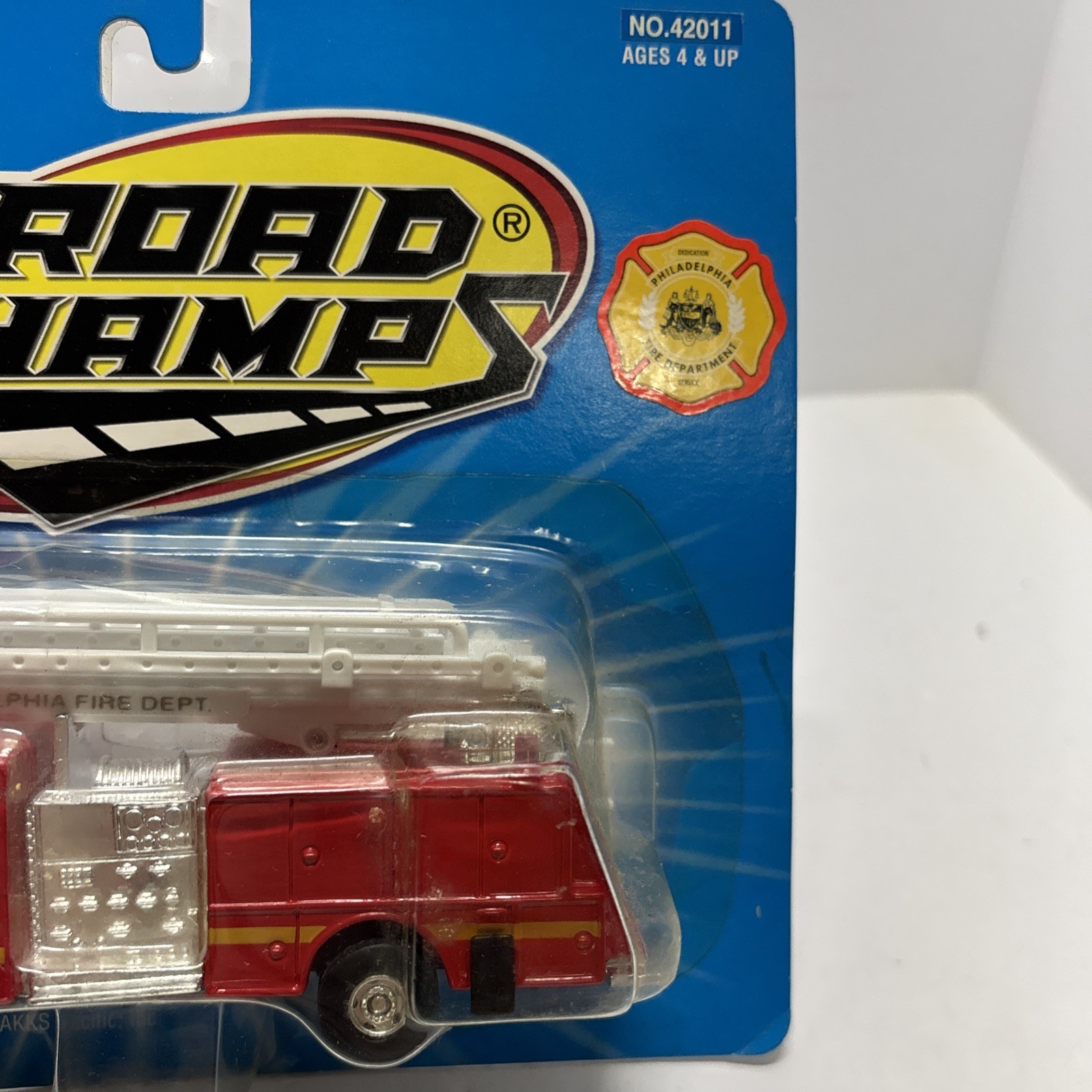 Road Champs 1:64Fire Rescue Truck Diecast 1997 Philadelphia Fire Dept. Free Ship
