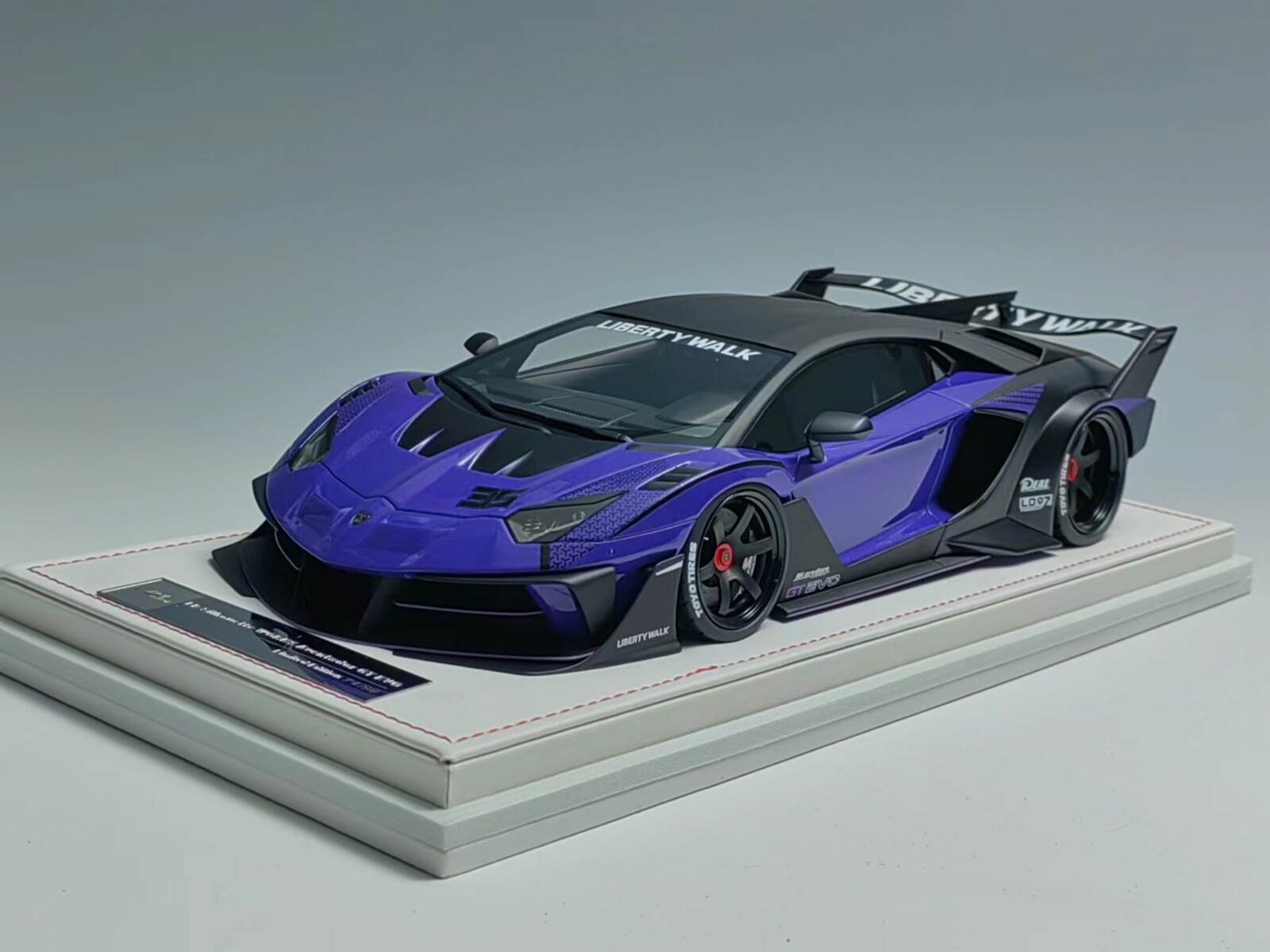 1/18 Ivy Models Lamborghini Aventador GT EVO Liberty walk Gloss Purple Leather