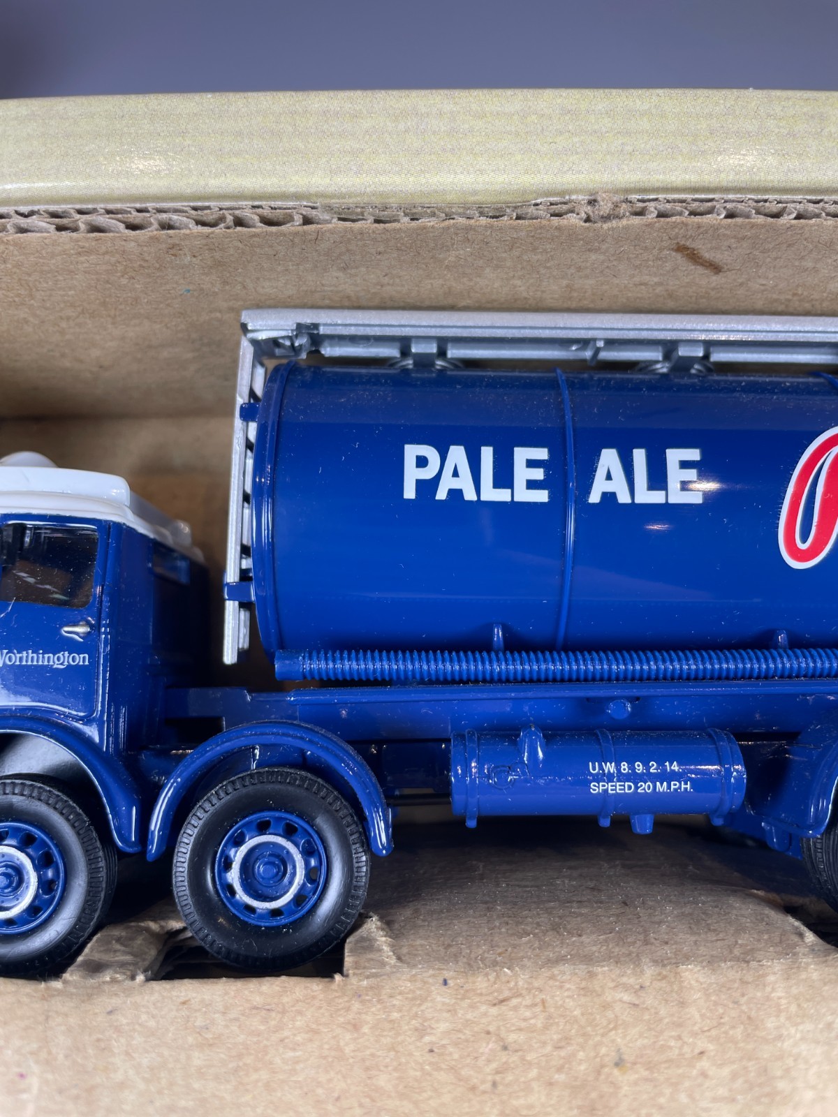 Corgi Classics 1:50 Scale 97319 ERF Cylindrical Tanker Bass Worthington Boxed.