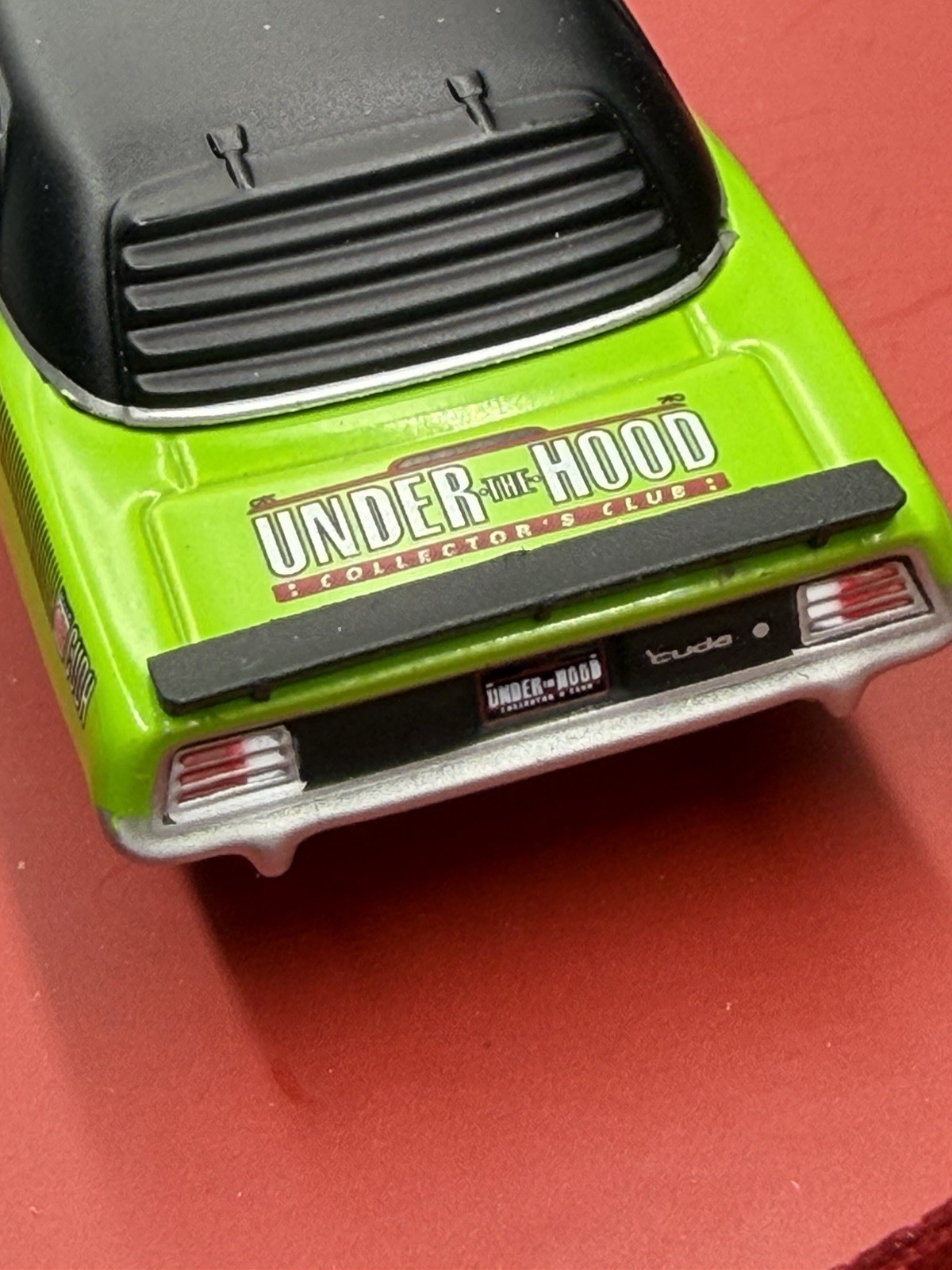 Greenlight Under The Hood Plymouth Cuda W/Uth Keychain+ Other GL Mopar Cars1:64