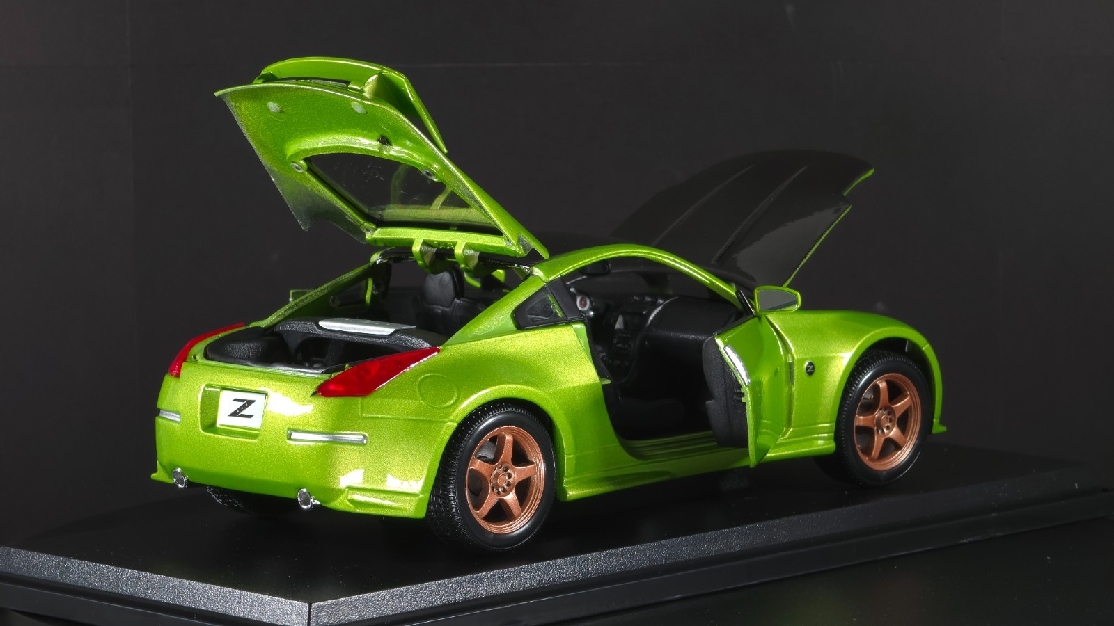 Nissan 350Z Nismo Custom 1:18 Maisto Exclusive Style Special Edition Green