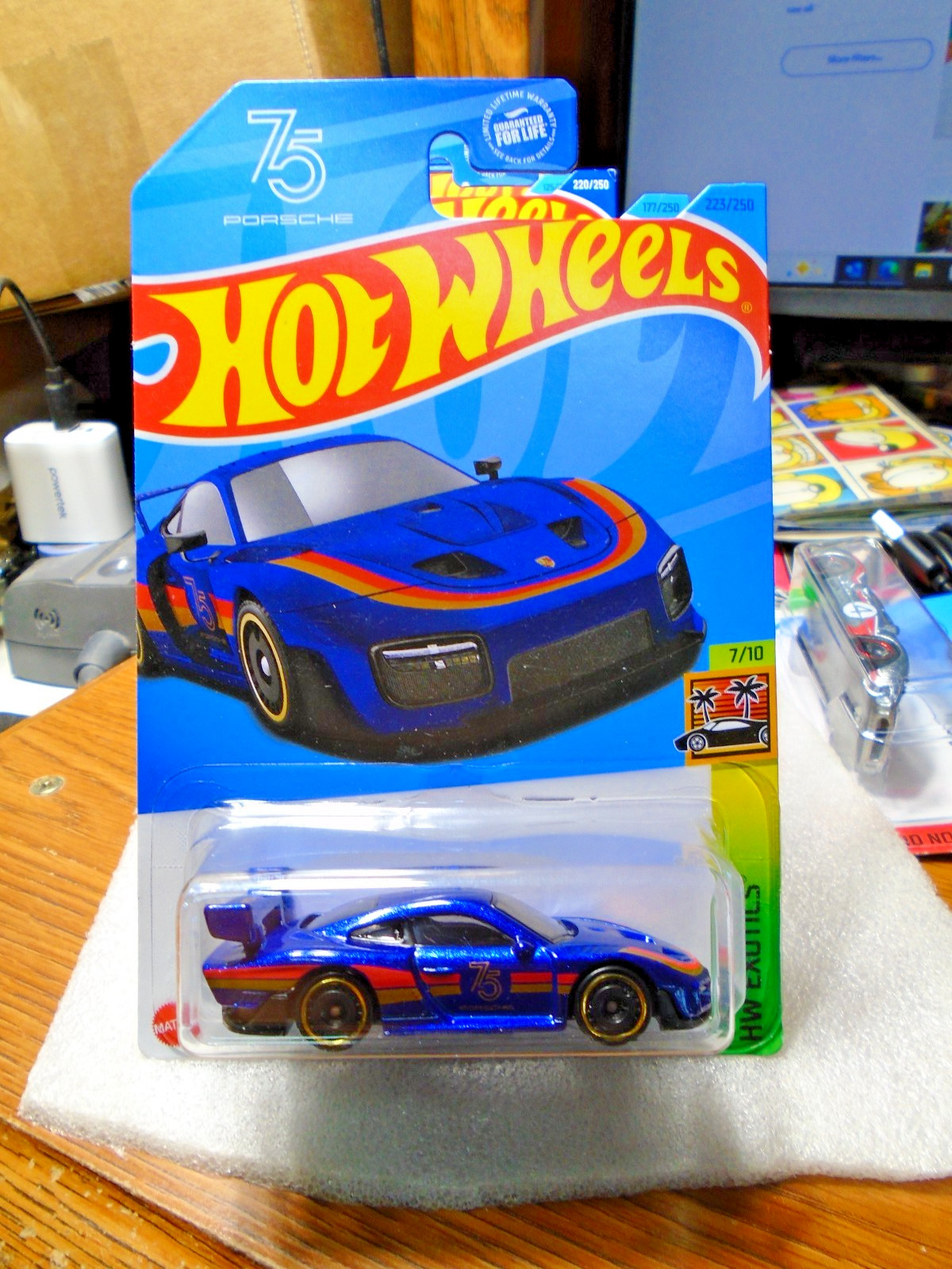 Hot Wheels HW Exotics Porsche 935