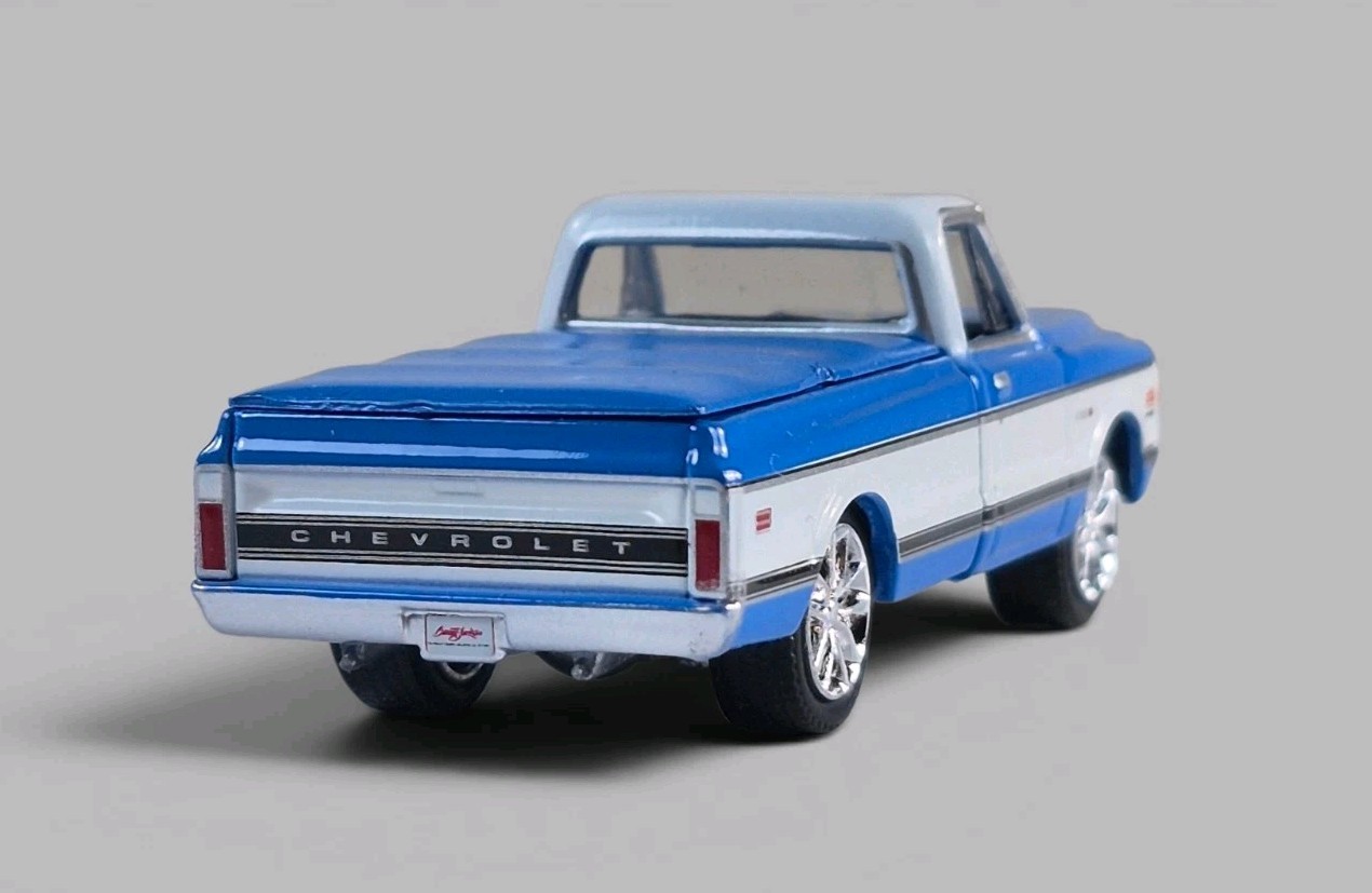 1971 CHEVY C10 SUPER CHEYENNE Diorama Collectible DieCast Model 1:64 Blue LOOSE