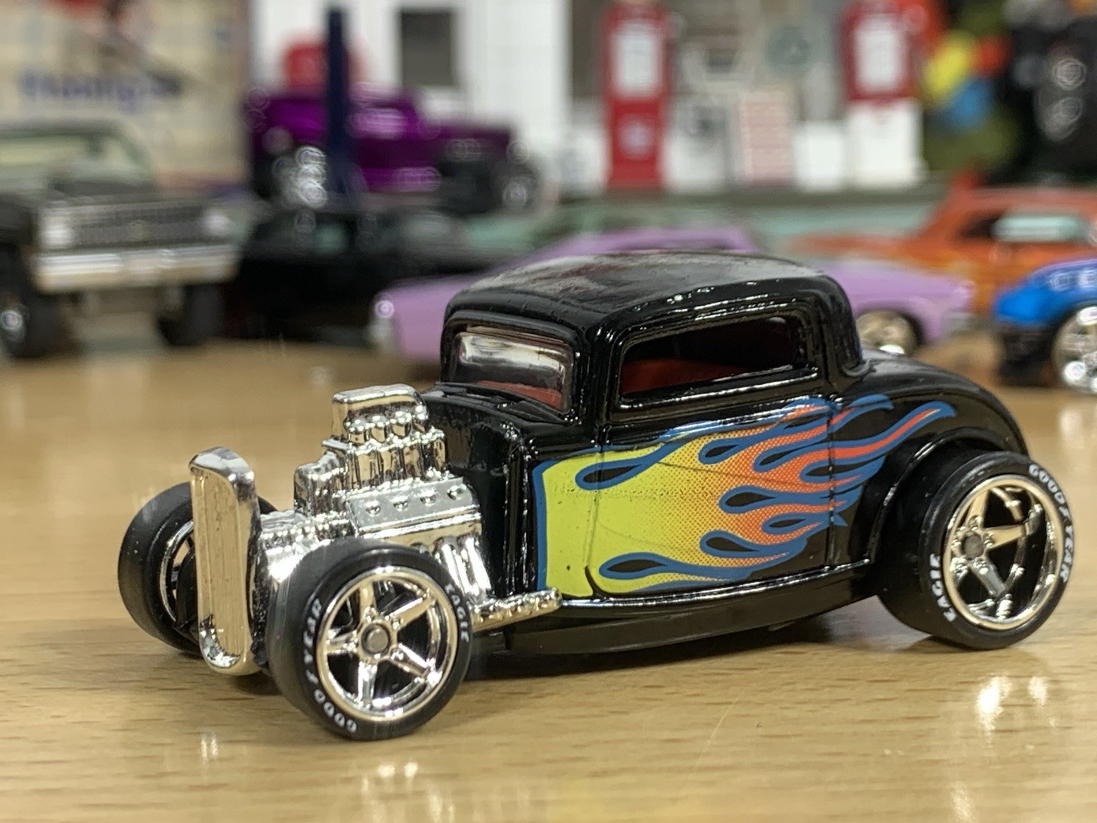 Vintage 1997 Hot Wheels ’32 Ford Black Flamed Hot Rod Custom Wheel Swap