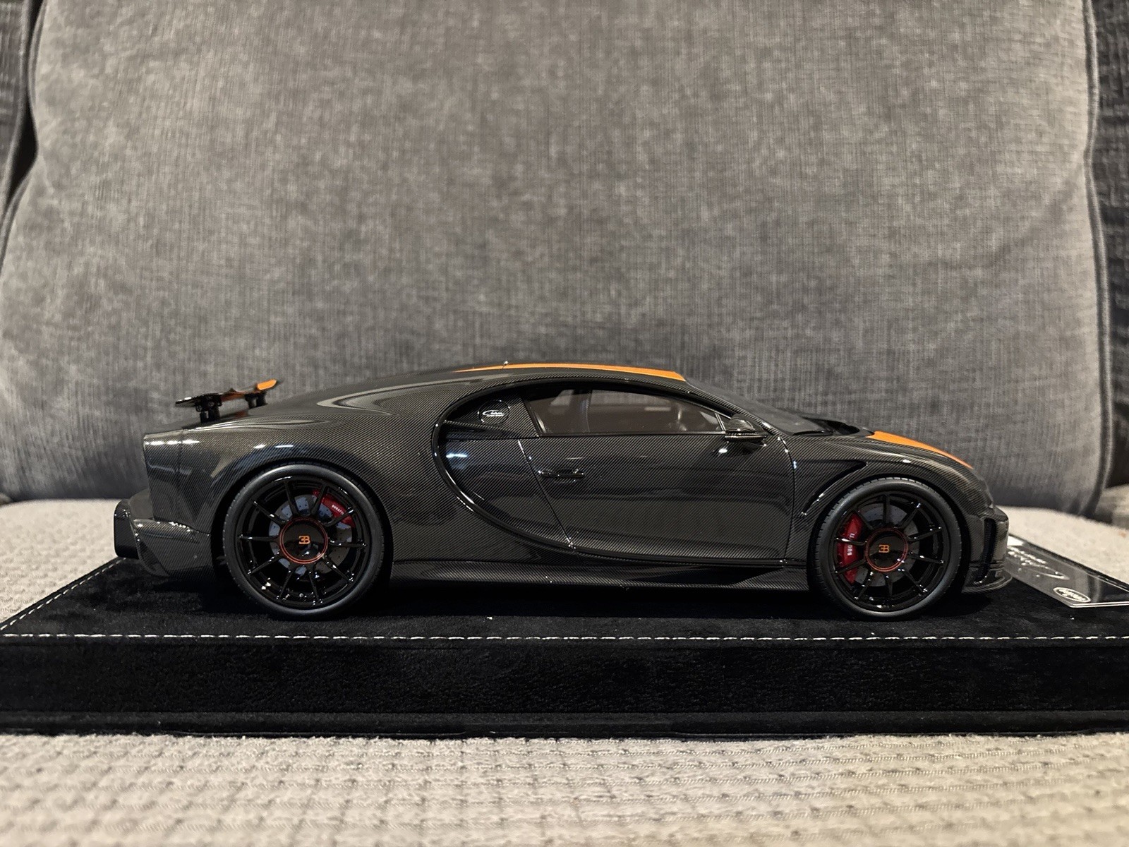 1/18 HH Henson & Heaven Bugatti Chiron SuperSport Carbon/orange High Wing Limite