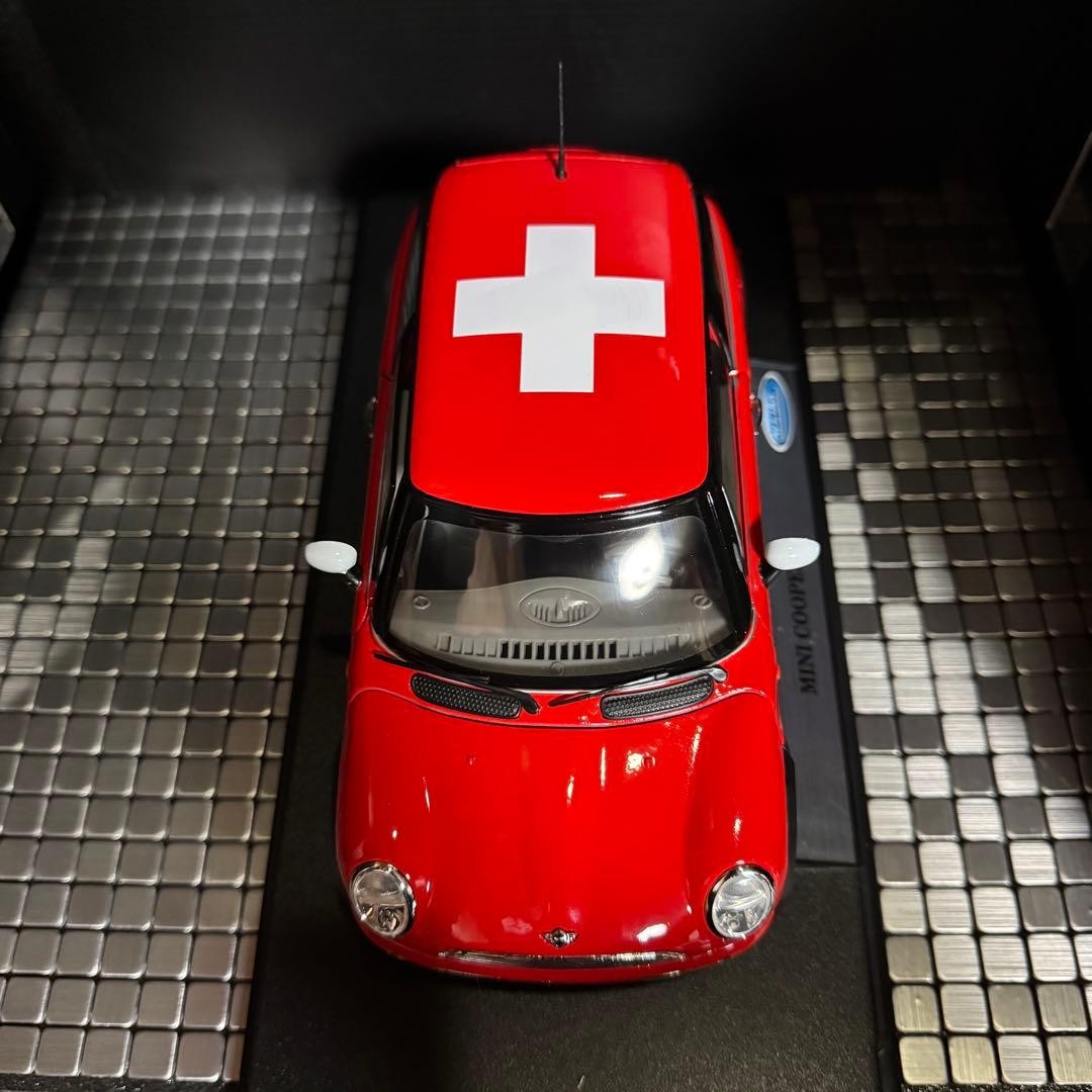 AUTOart 1:18 scale Lamborghini WELLY Mini Cooper Gold Diecast Model Car
