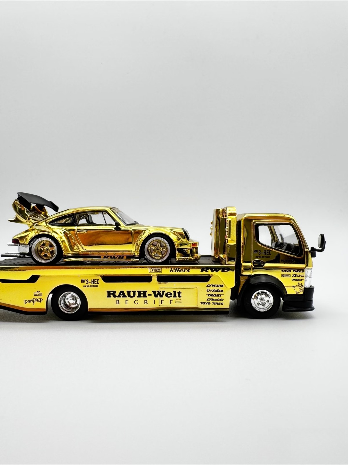 Pop Race XCartoys HEC Beijing 1/64 RWB 930 Gold Set Ltd 300 Truck Transporter
