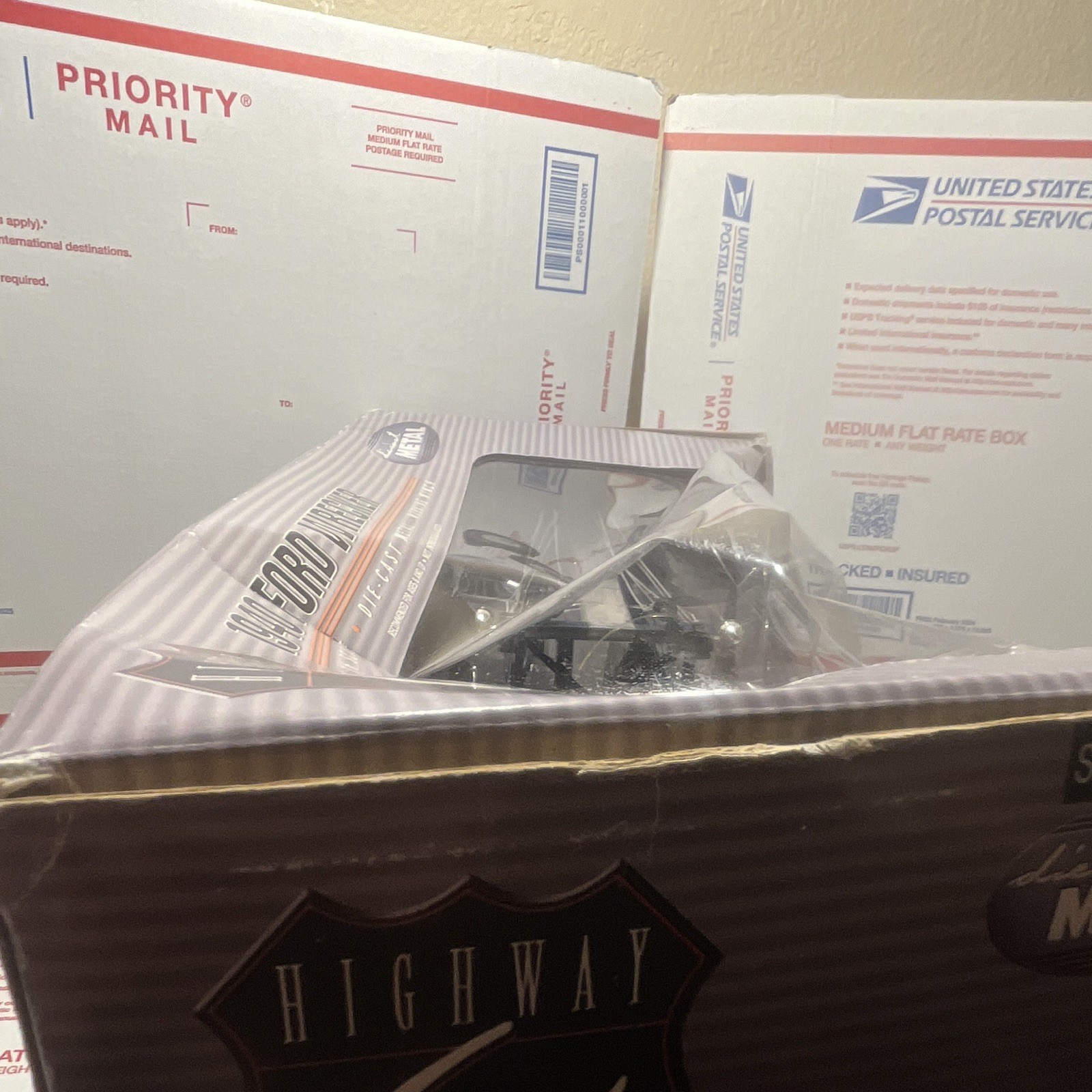 Highway 61 Collectibles 1940 Ford Wrecker Tow Truck 1:16 Diecast Working Winch