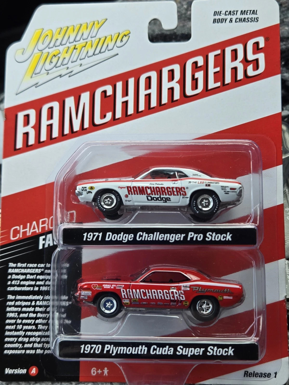 Johnny Lightning Twin Pack 1971 Challenger 1970 Plymouth Cuda-free shipping
