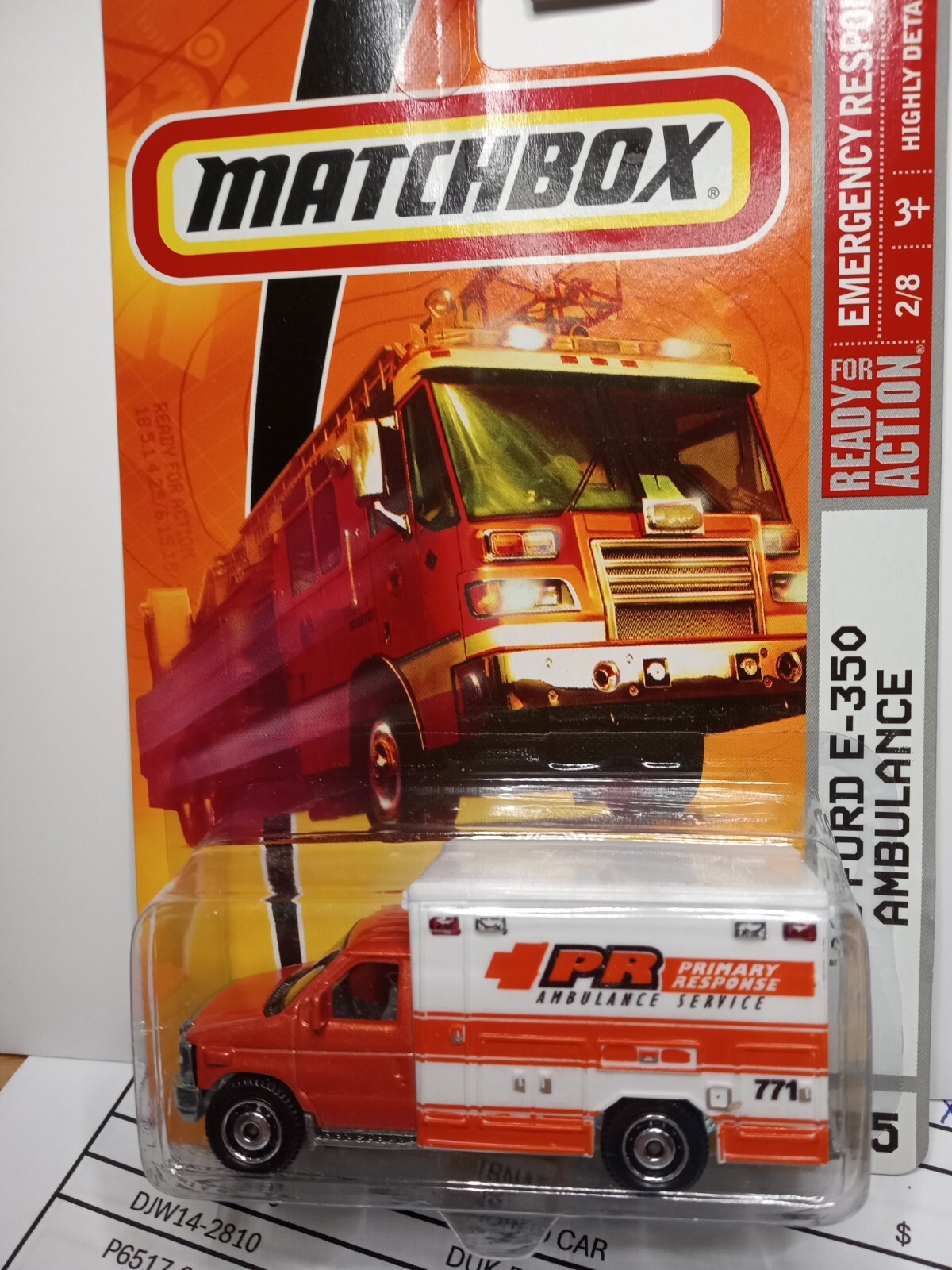 Matchbox 08 Ford E-350 Ambulance
