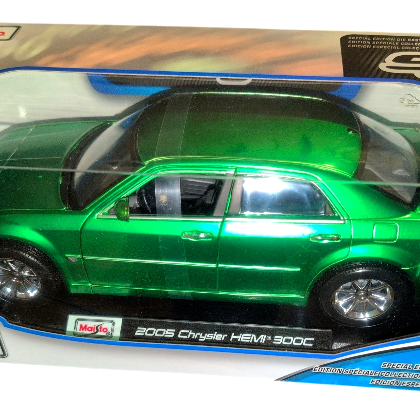 Maisto 1:18 2005 Chrysler HEMI 300C Diecast Model Car Special Edition – Green