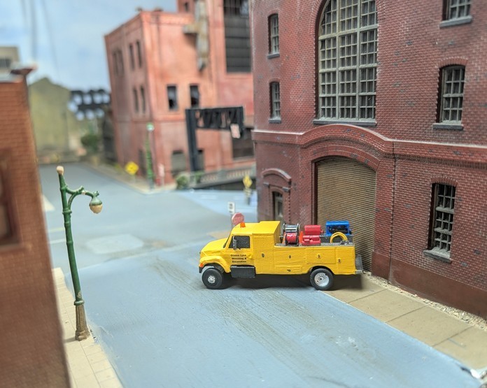 Custom Built 1/87 HO Scale International 4300 Heavy Duty Utility/Work Truck