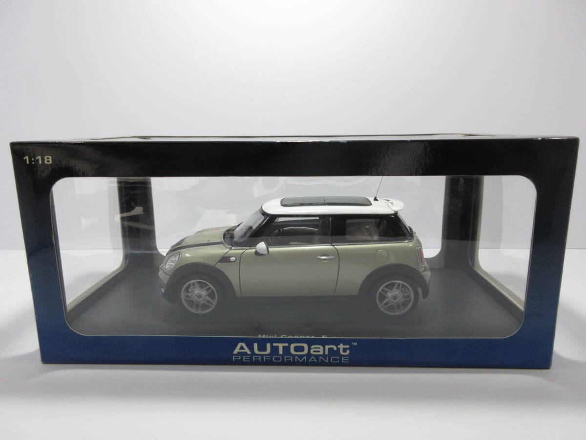 Miniature Car 1/18 AUTOart MINI Mini Cooper S 2006 Sparking Silver Metallic Whit