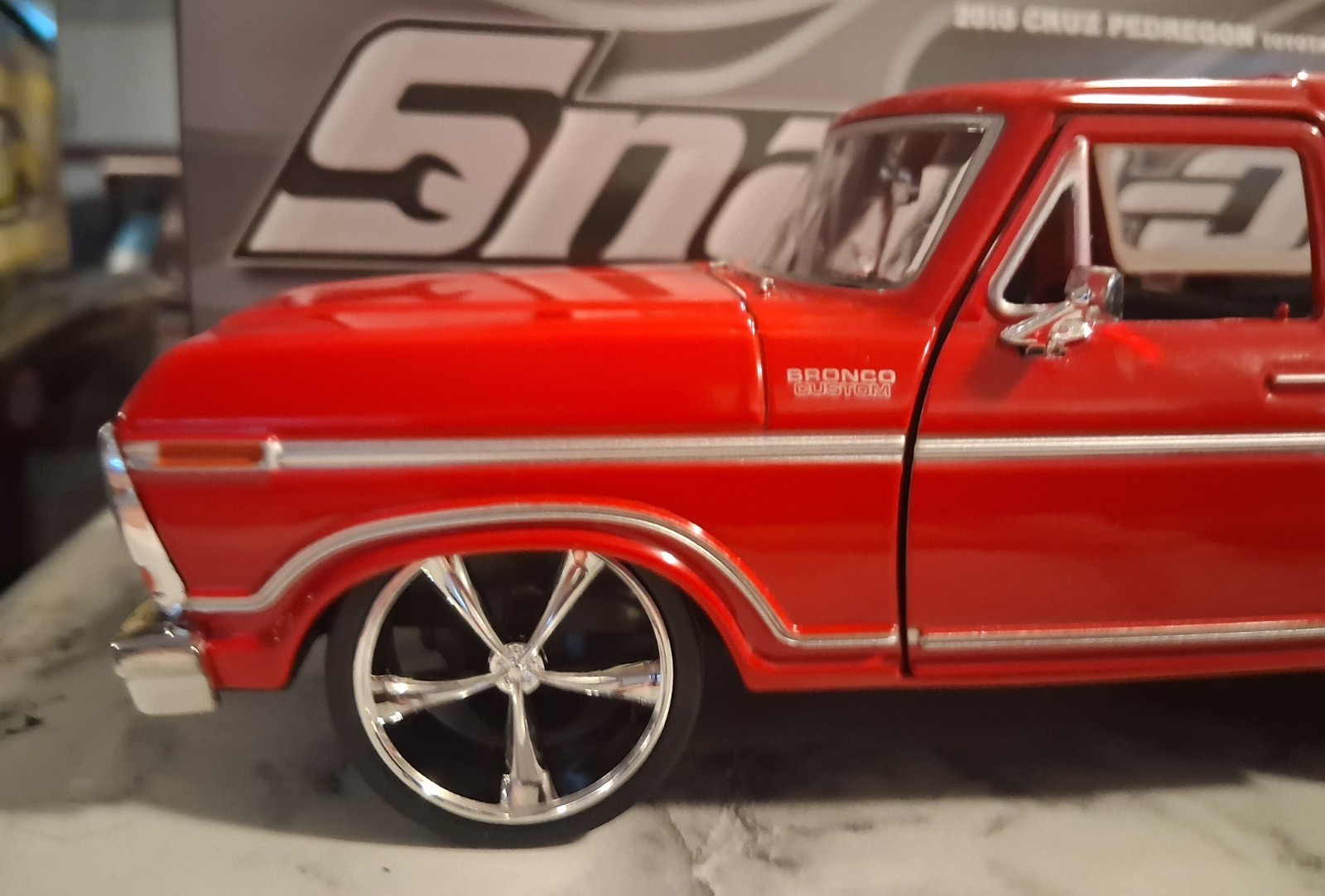 ( Custom Built) 1.24scale Diecast Custom 78 Ford BRONCO SLAMMED( Read Ad Plz)