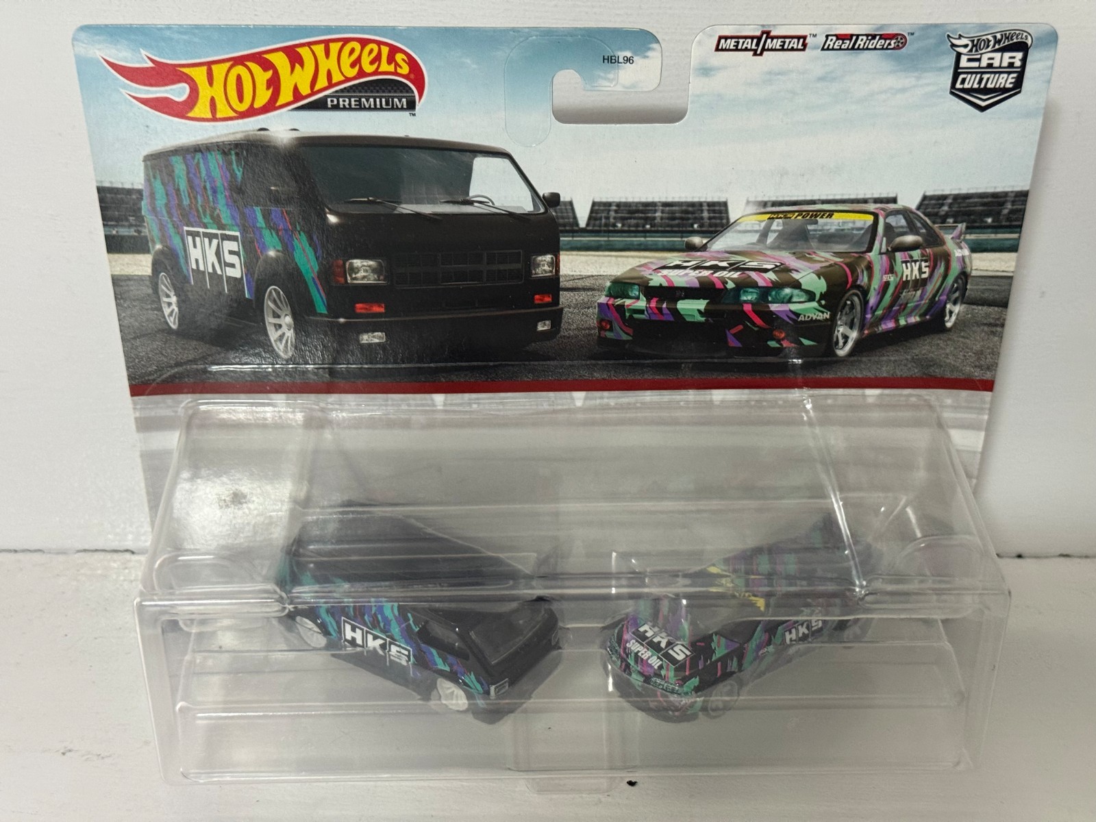 HOT WHEELS PREMIUM CAR CULTURE TWIN PACK SET MBX VAN NISSAN SKYLINE GT-R R33