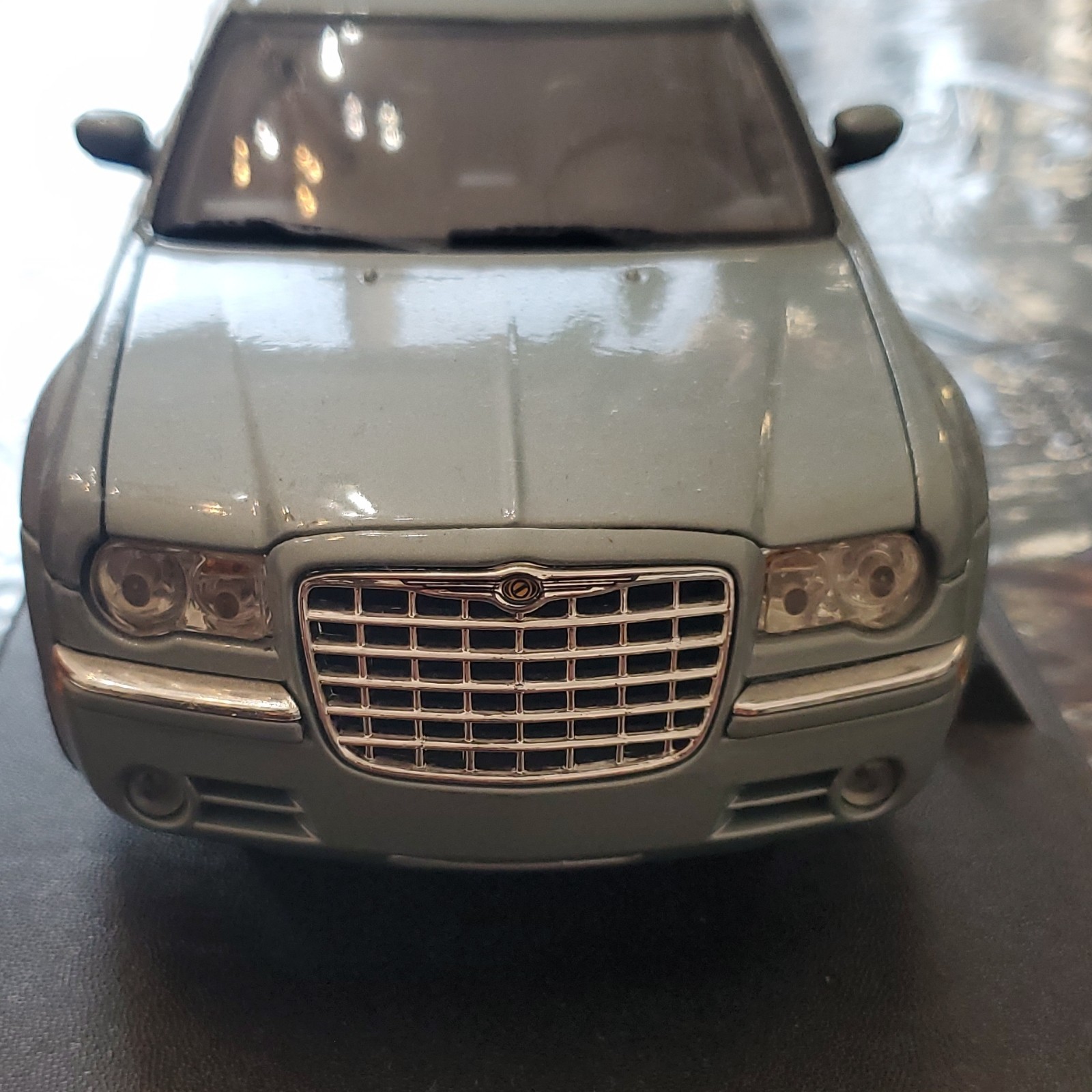 MOTORMAX 1:18 2005 Chrysler 300C HEMI Silver Metal Diecast Model Car