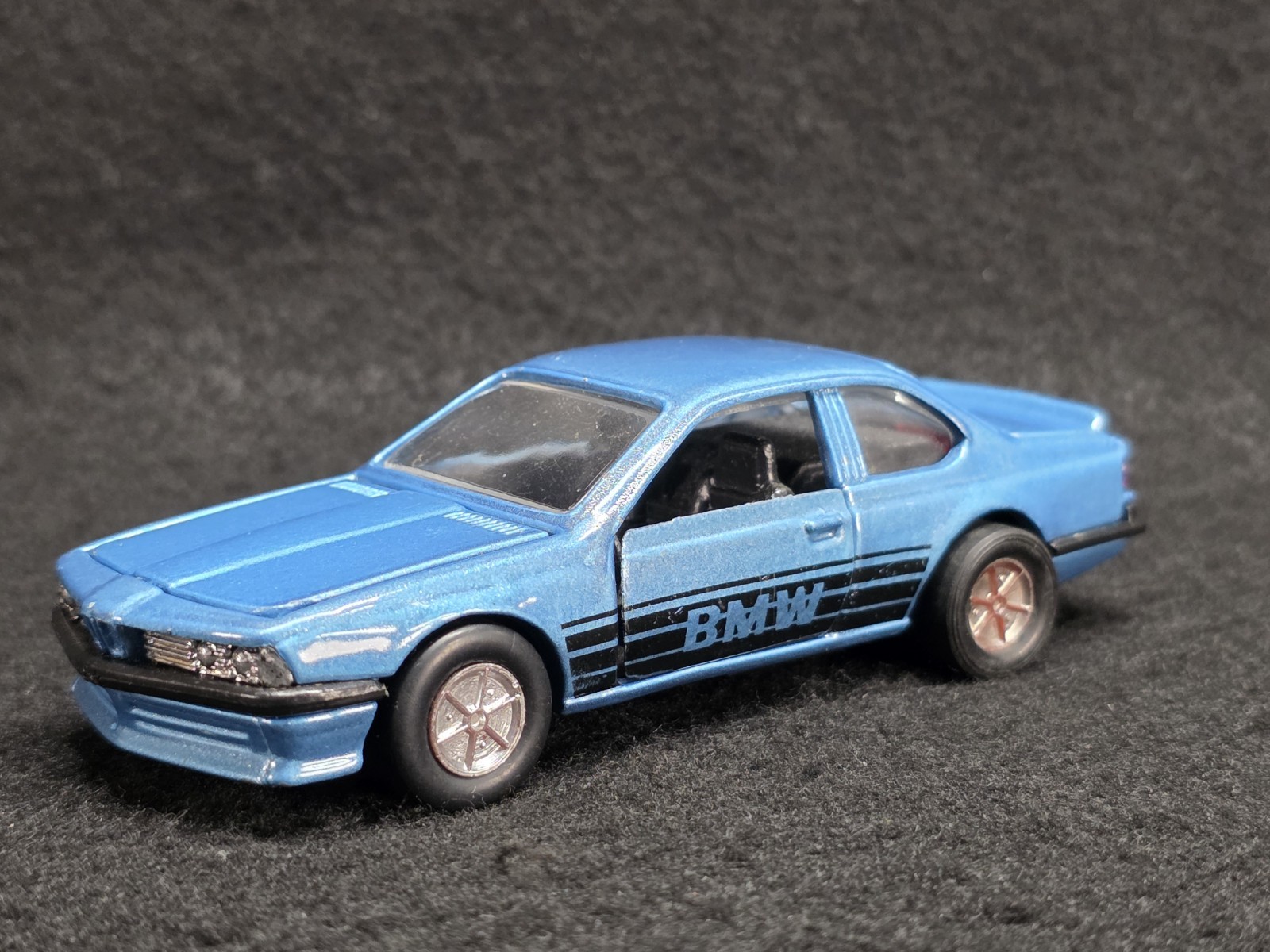 1/41 Sunnyside SS-907 BMW 635 CSi Pullback – Blue