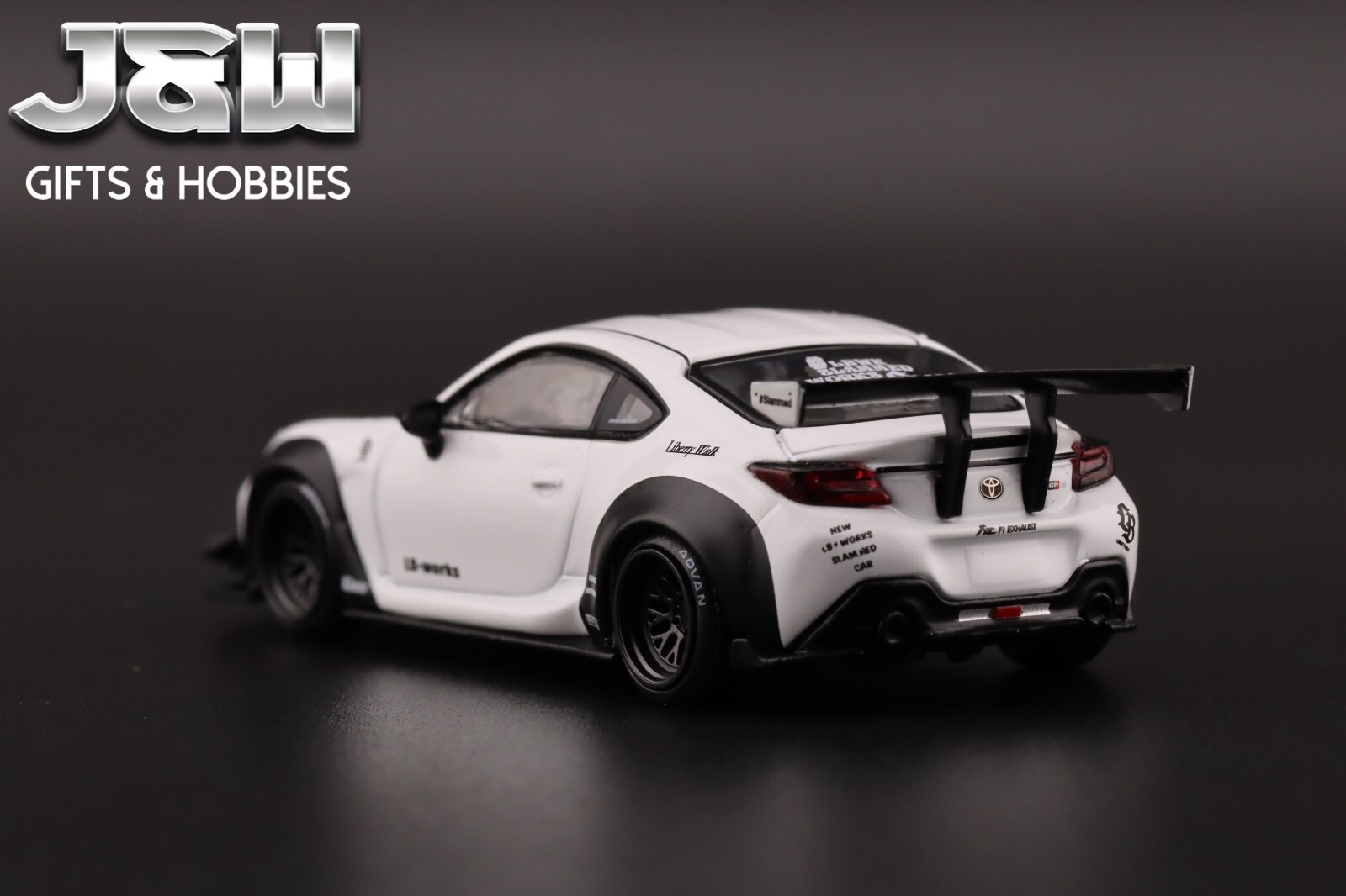 Mini GT Toyota GR86 LB Nation White #769 1/64