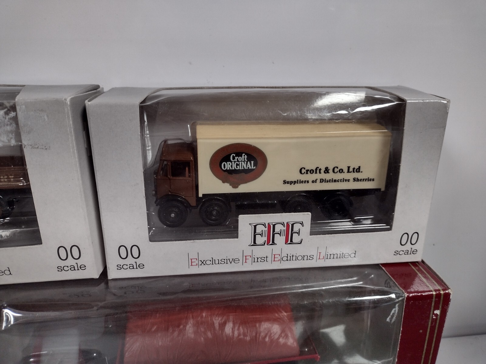 Exclusive First Editions Commercial Trucks Ergo Artic Parkinson die cast