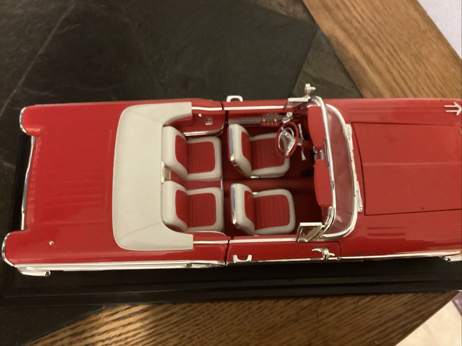 Road Signature 1958 Pontiac Bonneville Convertible 1:18 Diecast Red No Box