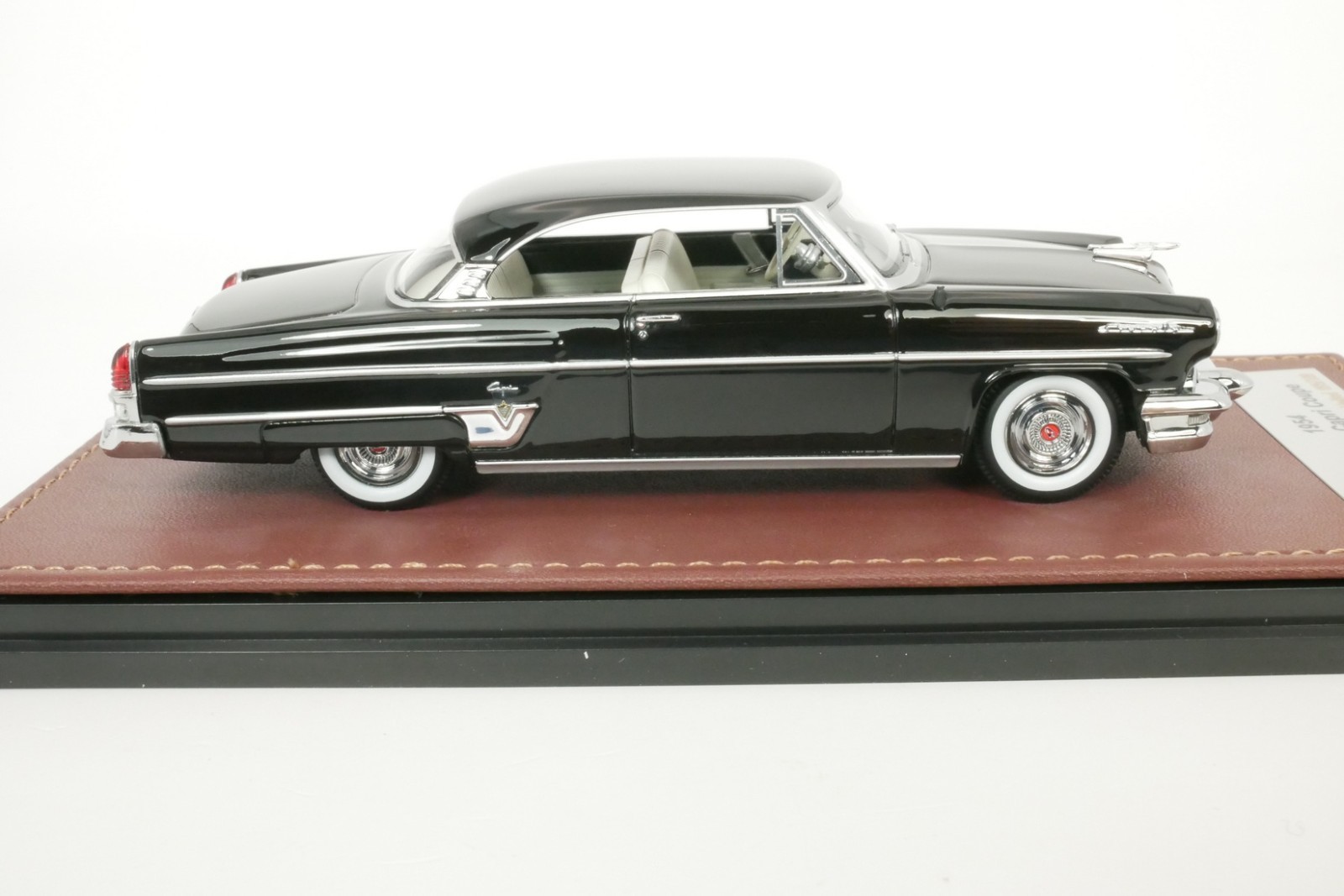 Lincoln Capri coupe 1954 – Regent Black – 1 of 109 – 1/43 GLM GLM102001