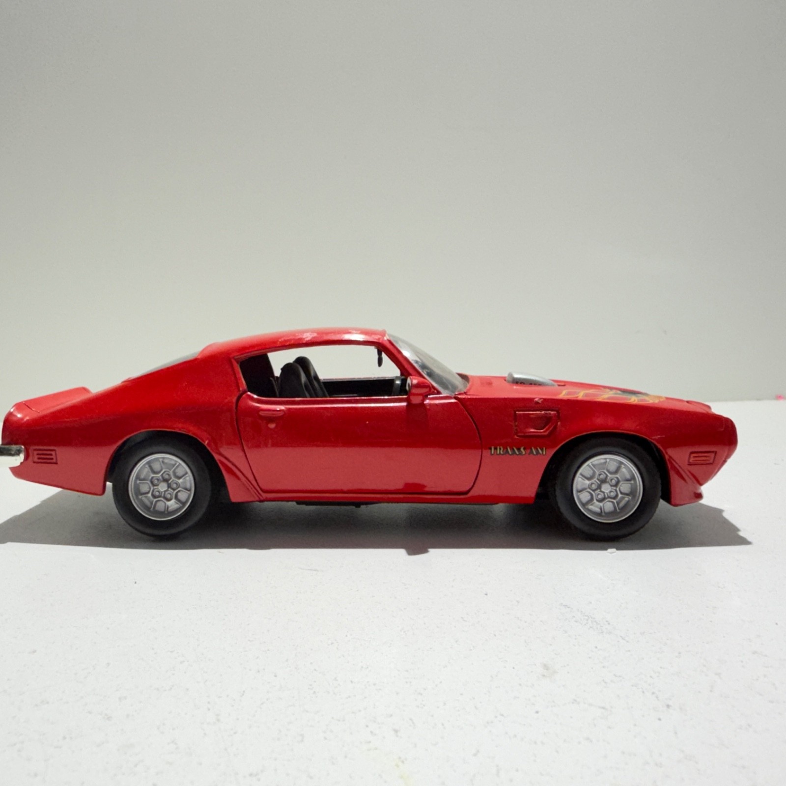 Motor Max 1:24 Diecast 1973 Pontiac Firebird Trans Am Red No Box
