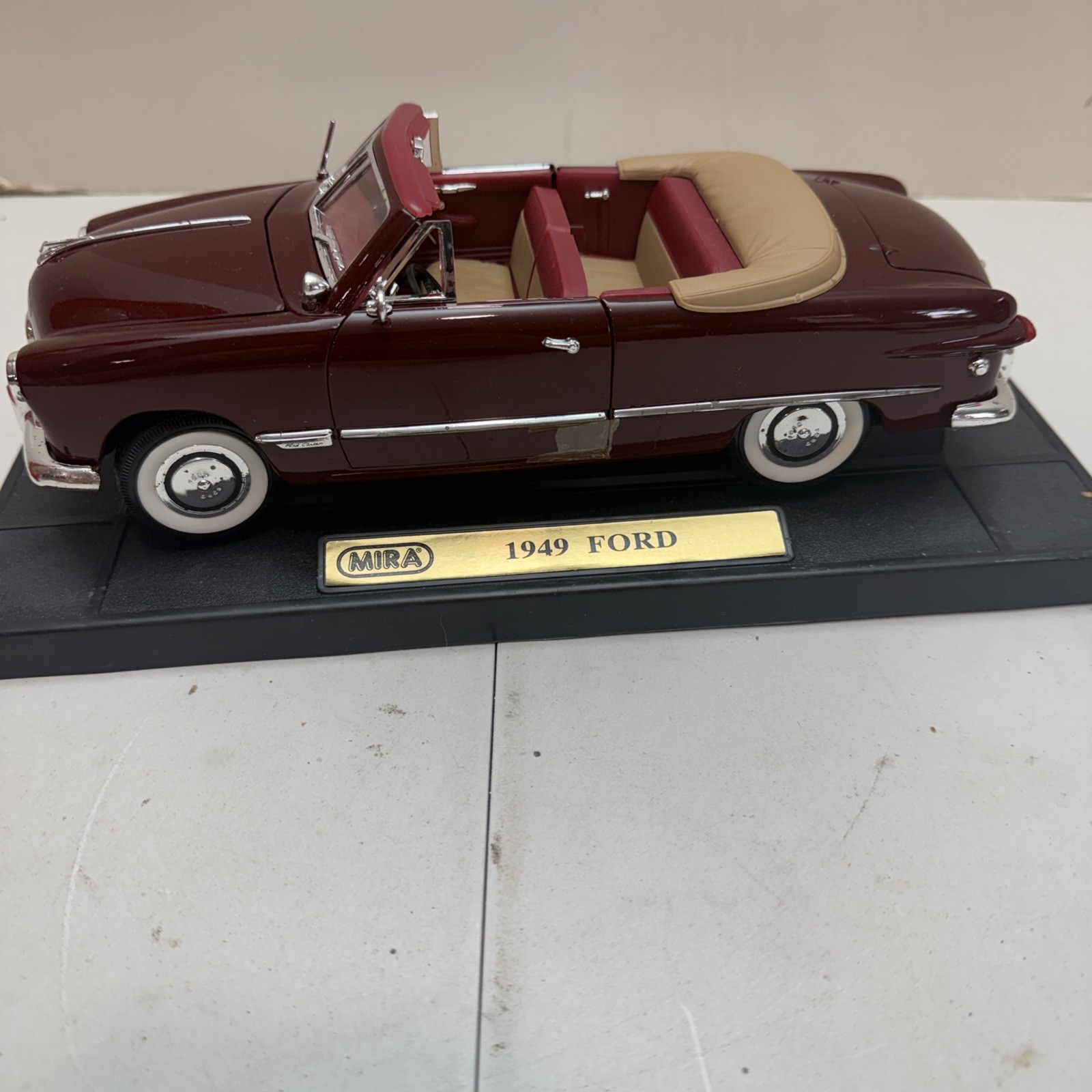 ford 1949 convertible 1/18 scale diecast MIRA Golden line