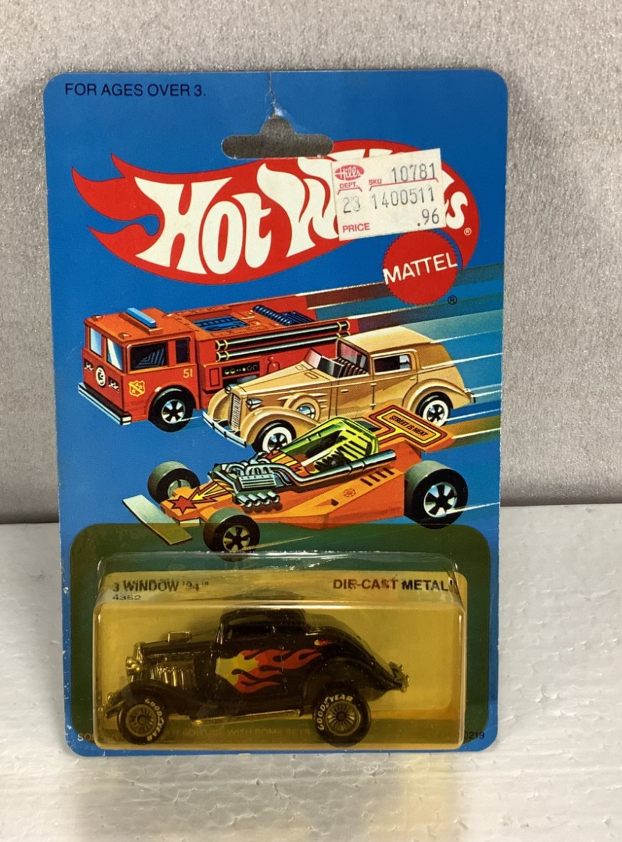 Vintage 1982 Hot Wheels Real Riders Black 3WINDOW 34 HiRakers GREY HUBS ON CARD