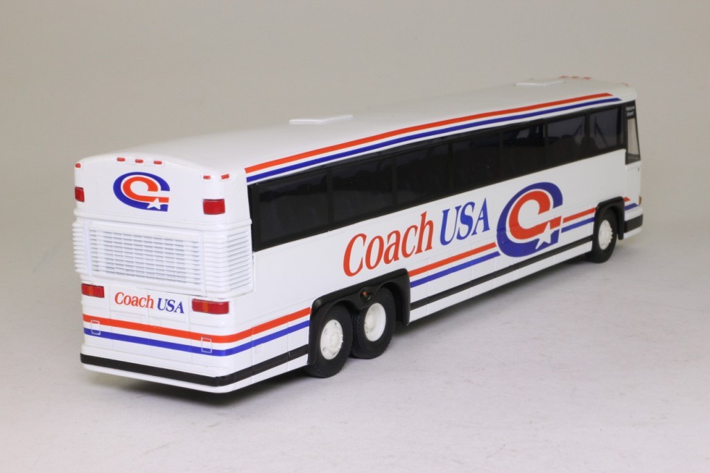 Corgi MCI-102 Coach Bus-Coach USA 1:50 Scale DieCast NIB with mirrors-NO ID Card