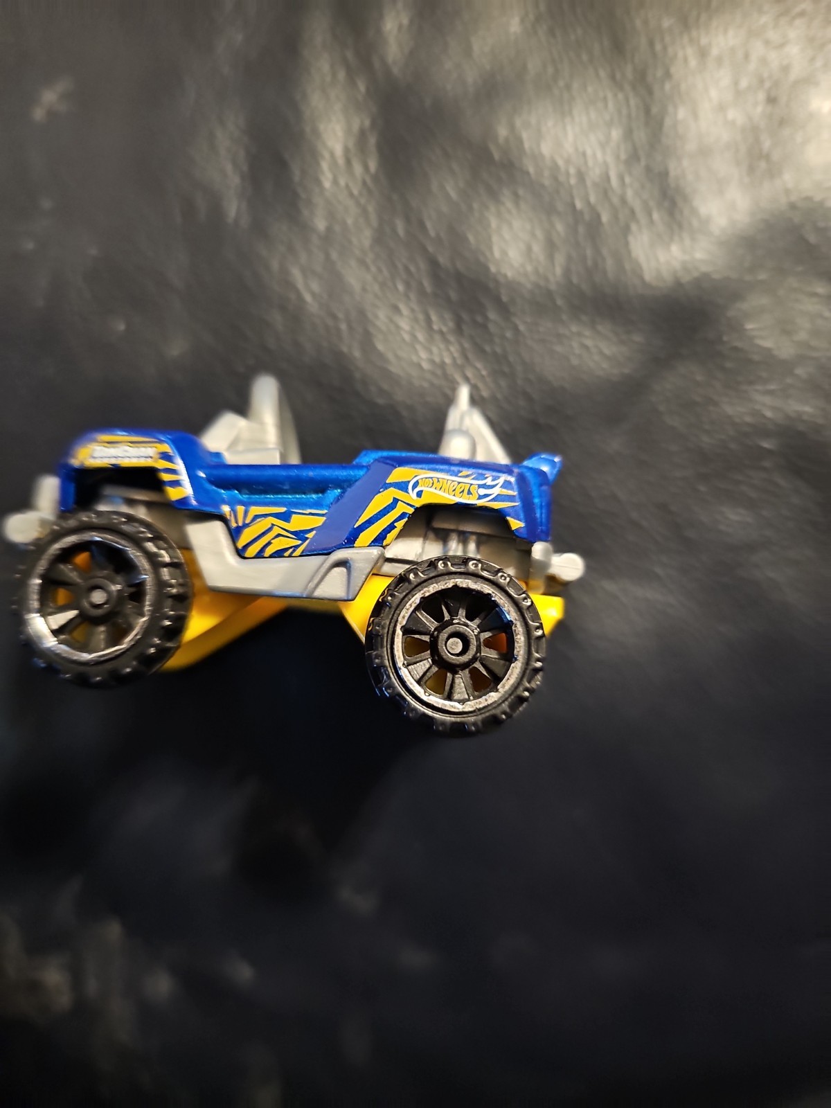 Hot Wheels 2017 Mattel Bugzilla Blue and Yellow Open top Jeep Car