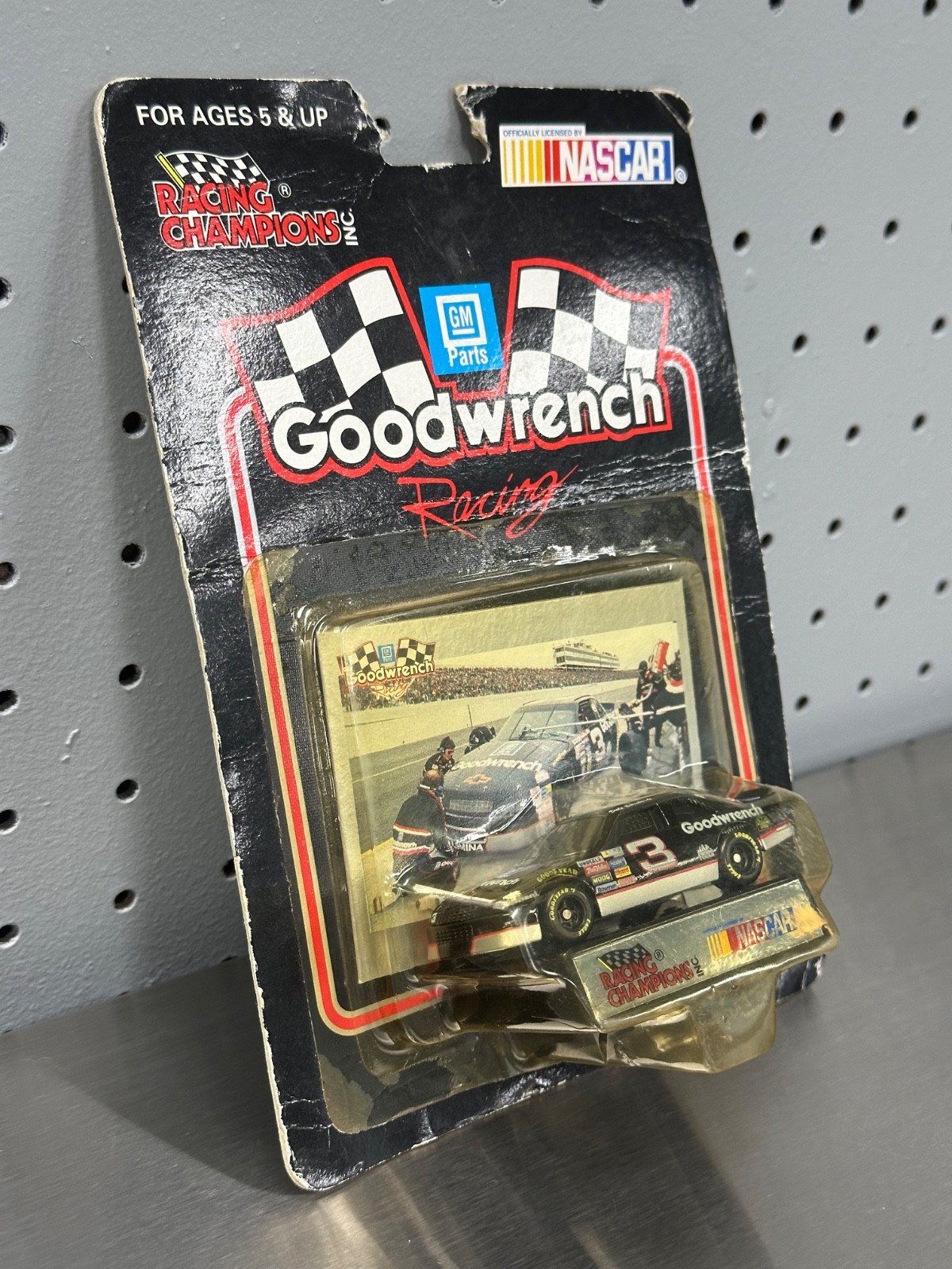Dale Earnhardt 1/64 NASCAR Die Cast – 1992 GM Goodwrench Racing Chevrolet Lumina