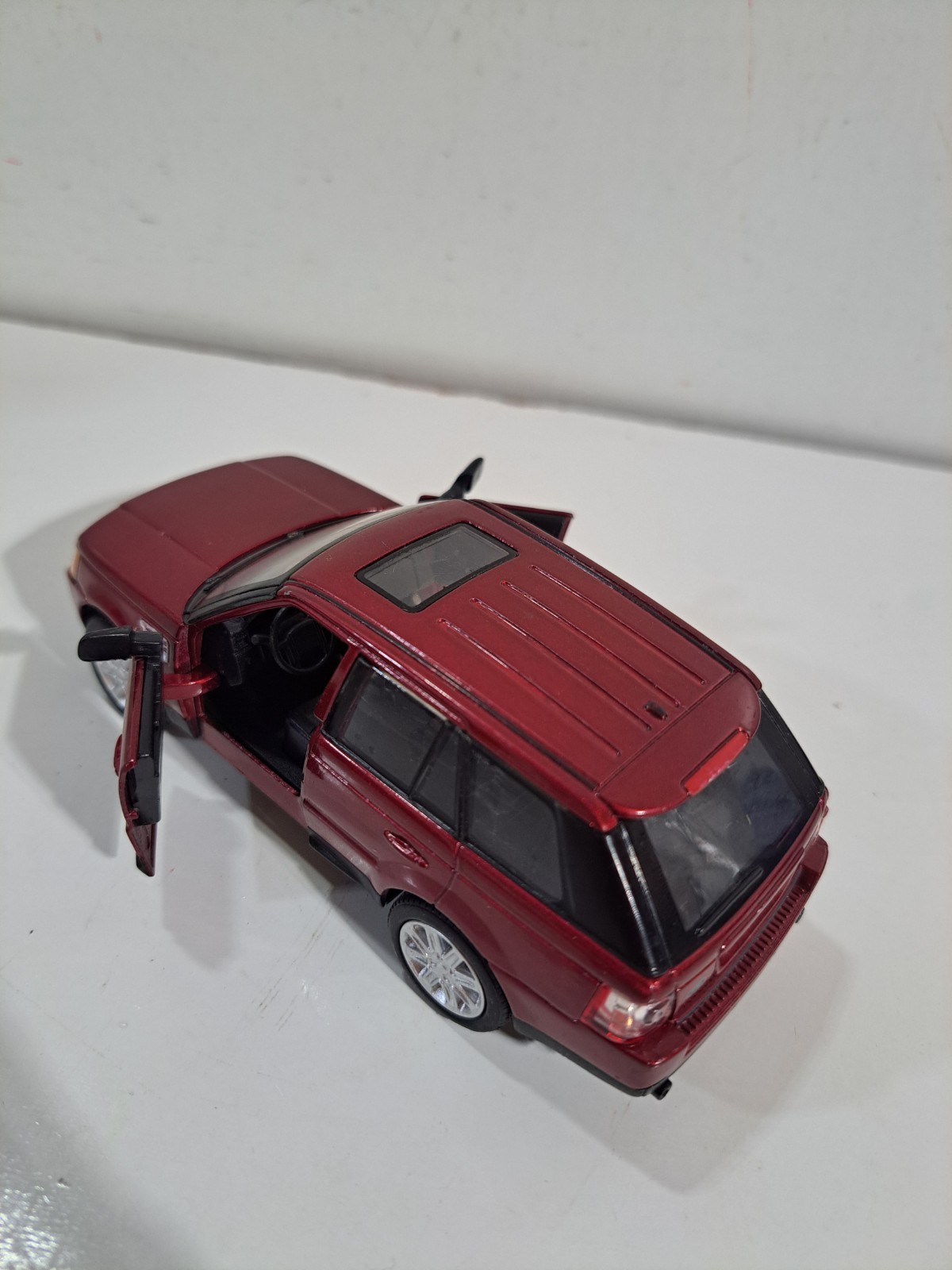 Kinsmart Die Cast 1:38 Range Rover Sport Supercharged Luxury SUV