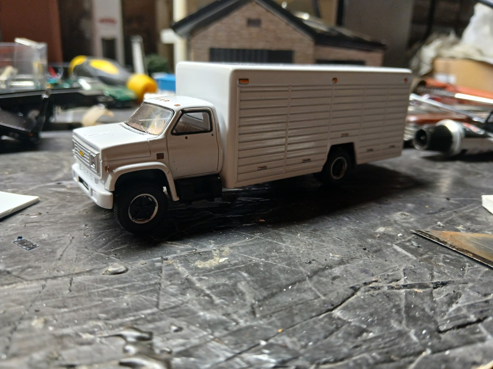 1 64 Custom Built C60 Beverage Truck Greenlight