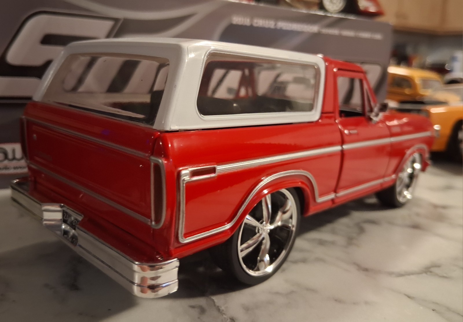 ( Custom Built) 1.24scale Diecast Custom 78 Ford BRONCO SLAMMED( Read Ad Plz)