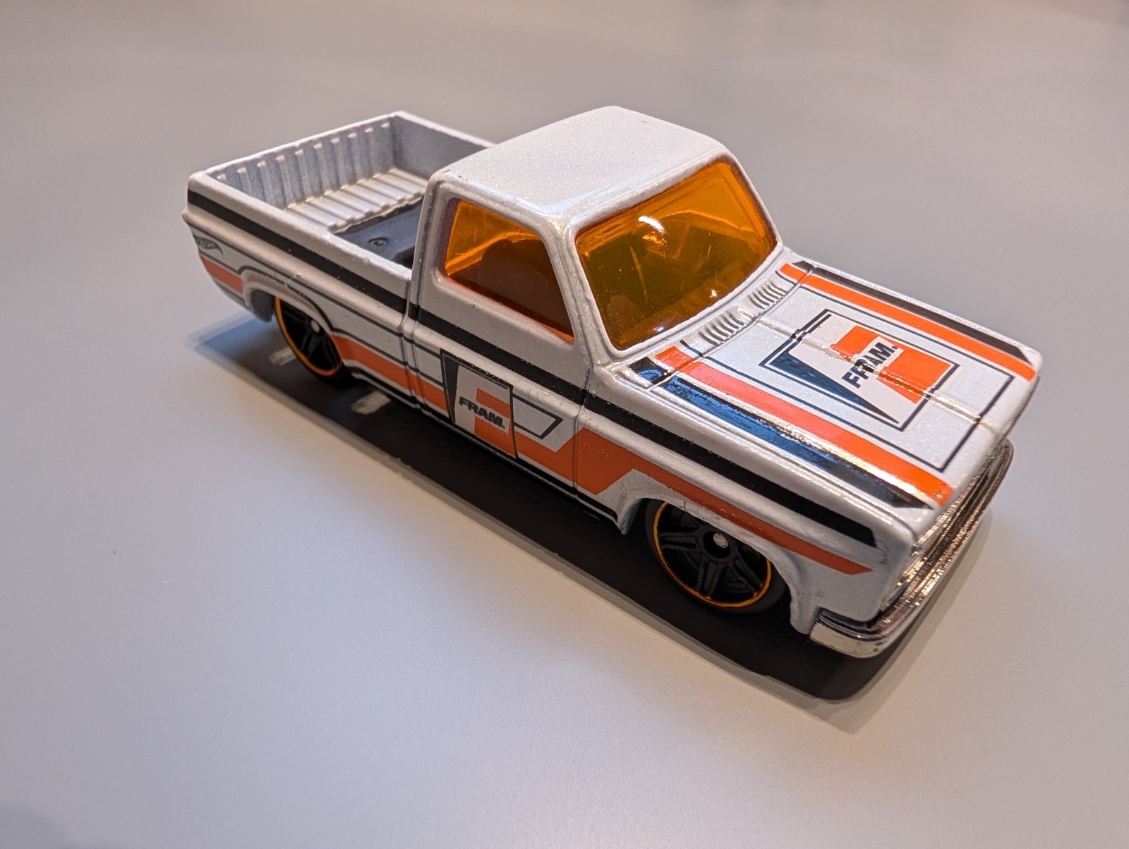 HOT WHEELS ’83 CHEVY SILVERADO FRAM WHITE TOYS R US EXCLUSIVE (LOOSE) VHTF!