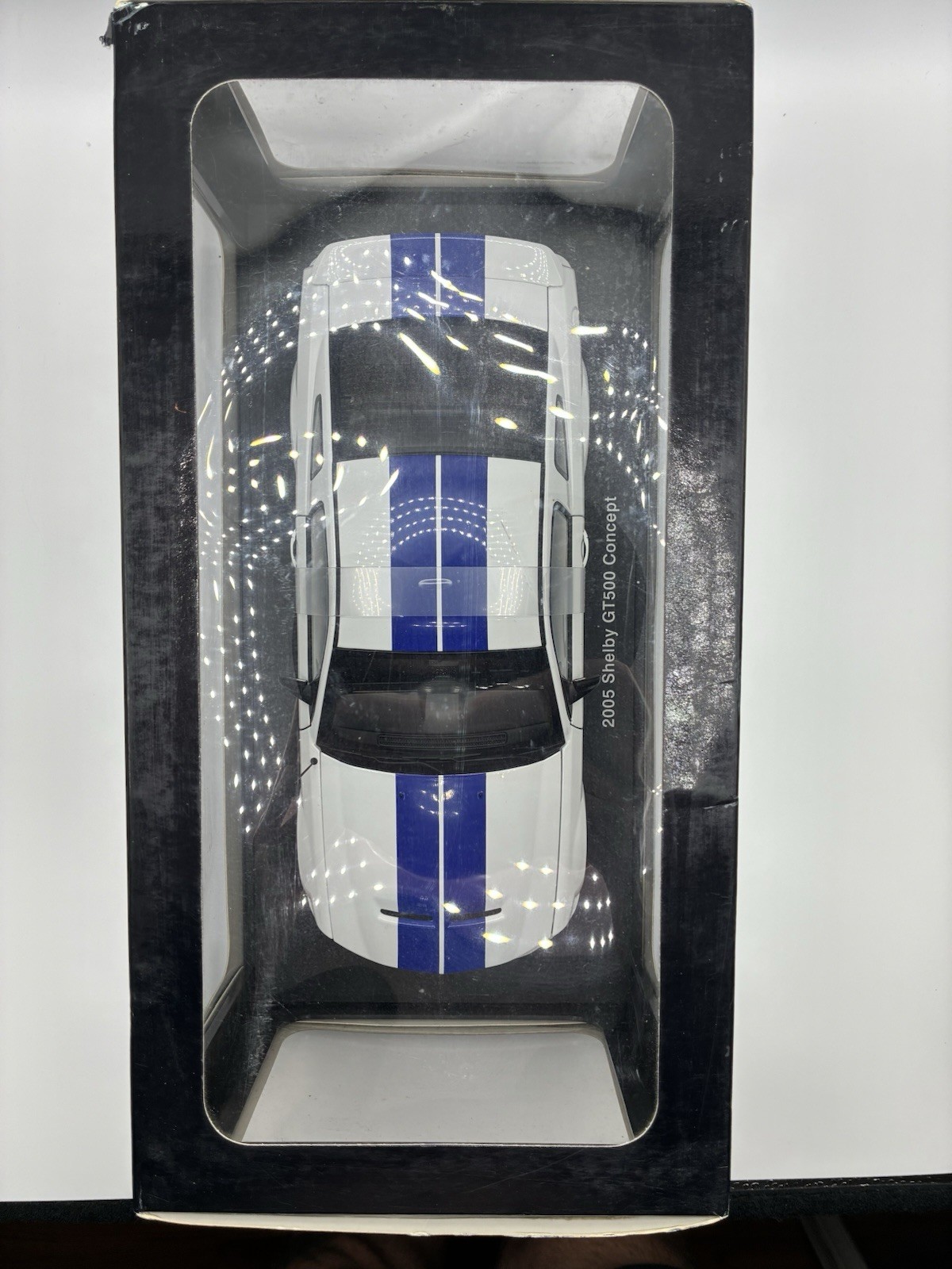 1/18 AUTOart 2005 Ford Mustang Shelby Cobra GT500 Concept White Blue Stripes