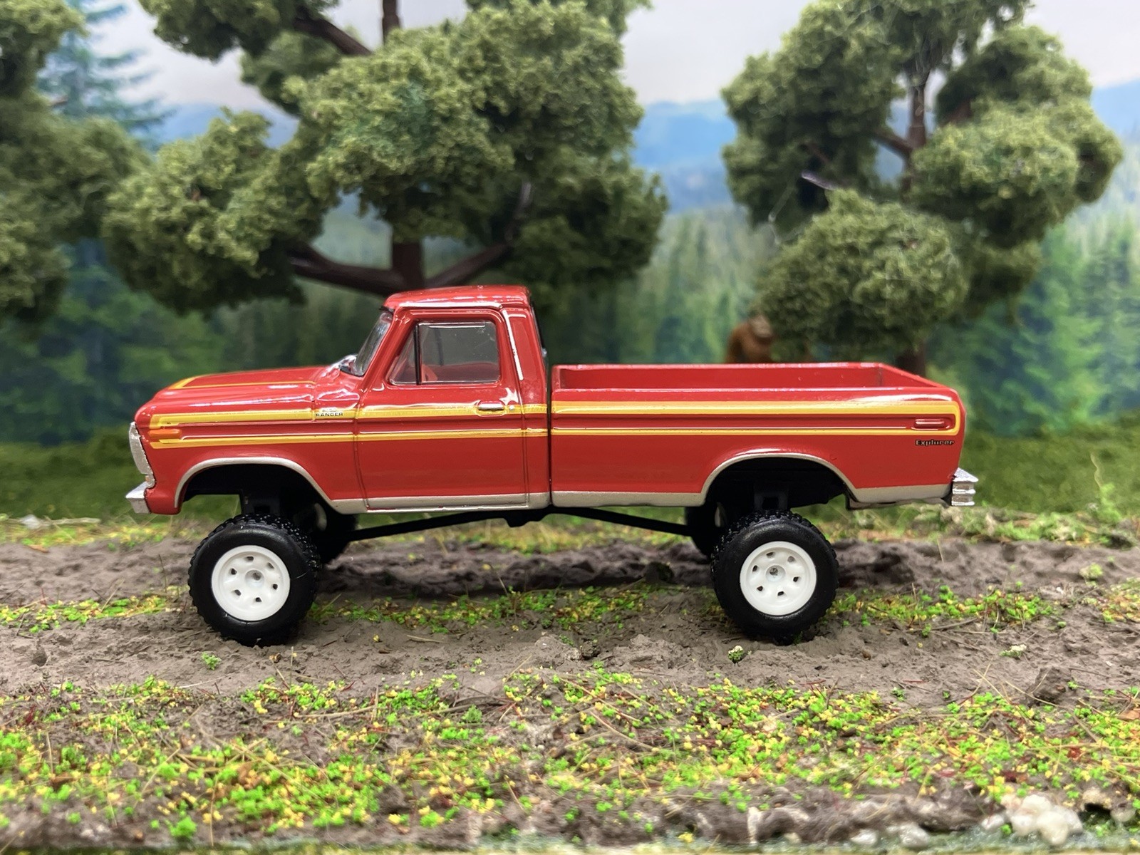 1978 Ford F-150 Ranger Explorer Lifted 4×4 Truck 1/64 Diecast Custom Greenlight