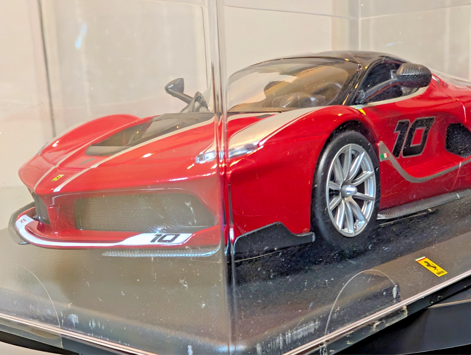 DeAgostini Ferrari FXX K 2014 Red 1/24 Diecast Model Car Display Case Used JP