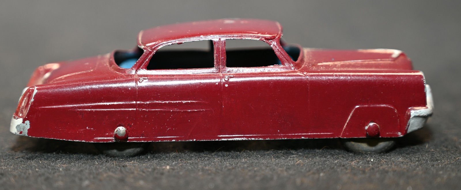 Vintage Tootsietoy 1951 Kaiser Frazer 4 Door Sedan 4.25″ Diecast Metal Maroon US