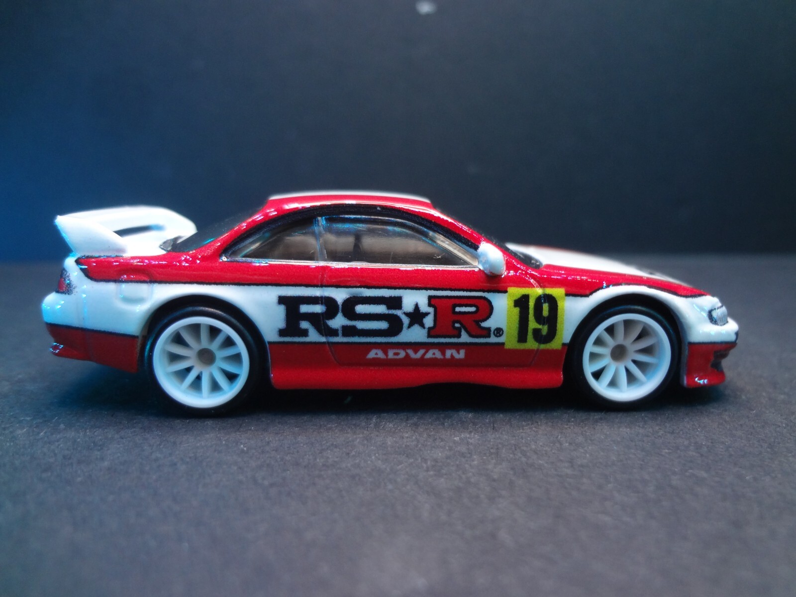 Hot Wheels Nissan 240SX (S14) – 1:64 loose