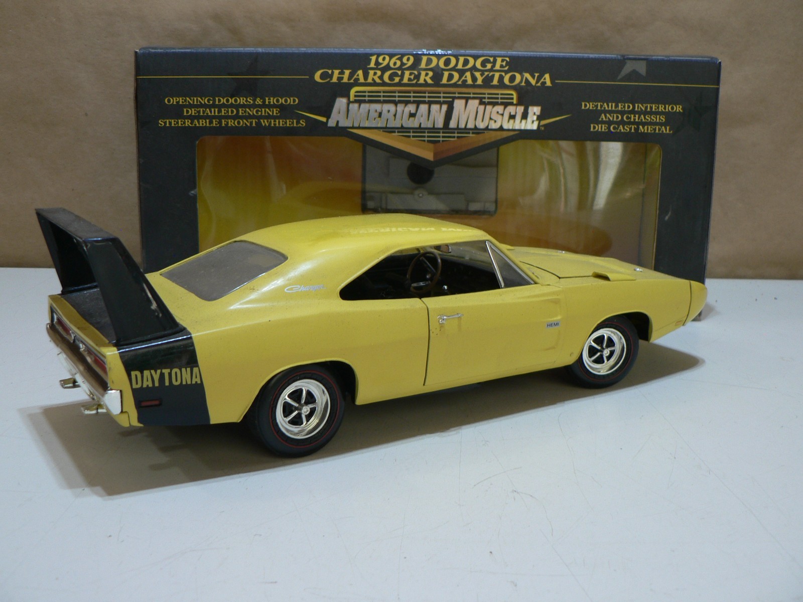 Vintage Ertl American Muscle 1969 Yellow Dodge Charger Hemi Daytona Die Cast