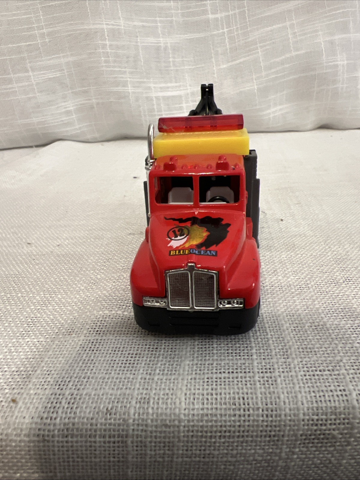 Kintoy Kenworth King Engine Tow Wrecker Truck 4.75″ Friction Car Works. B15