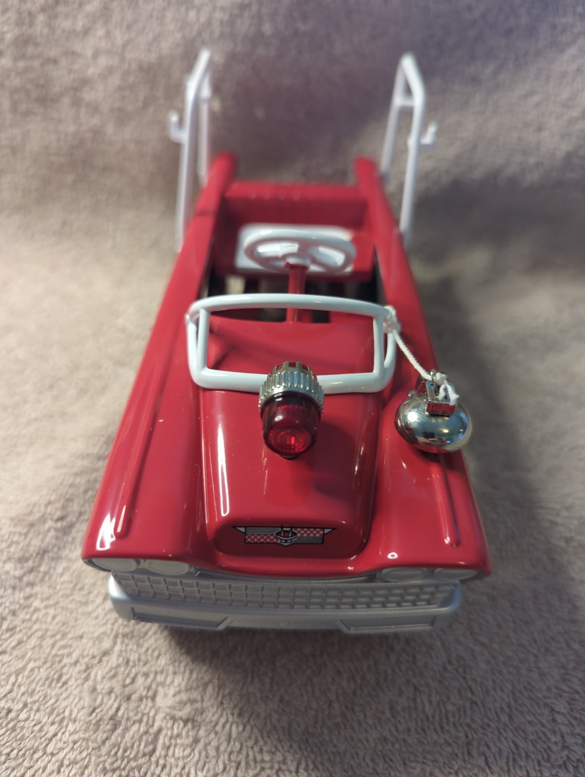 Vintage 1995 Hallmark Kiddie Car Classics 1962 Murray Super Deluxe Fire Truck