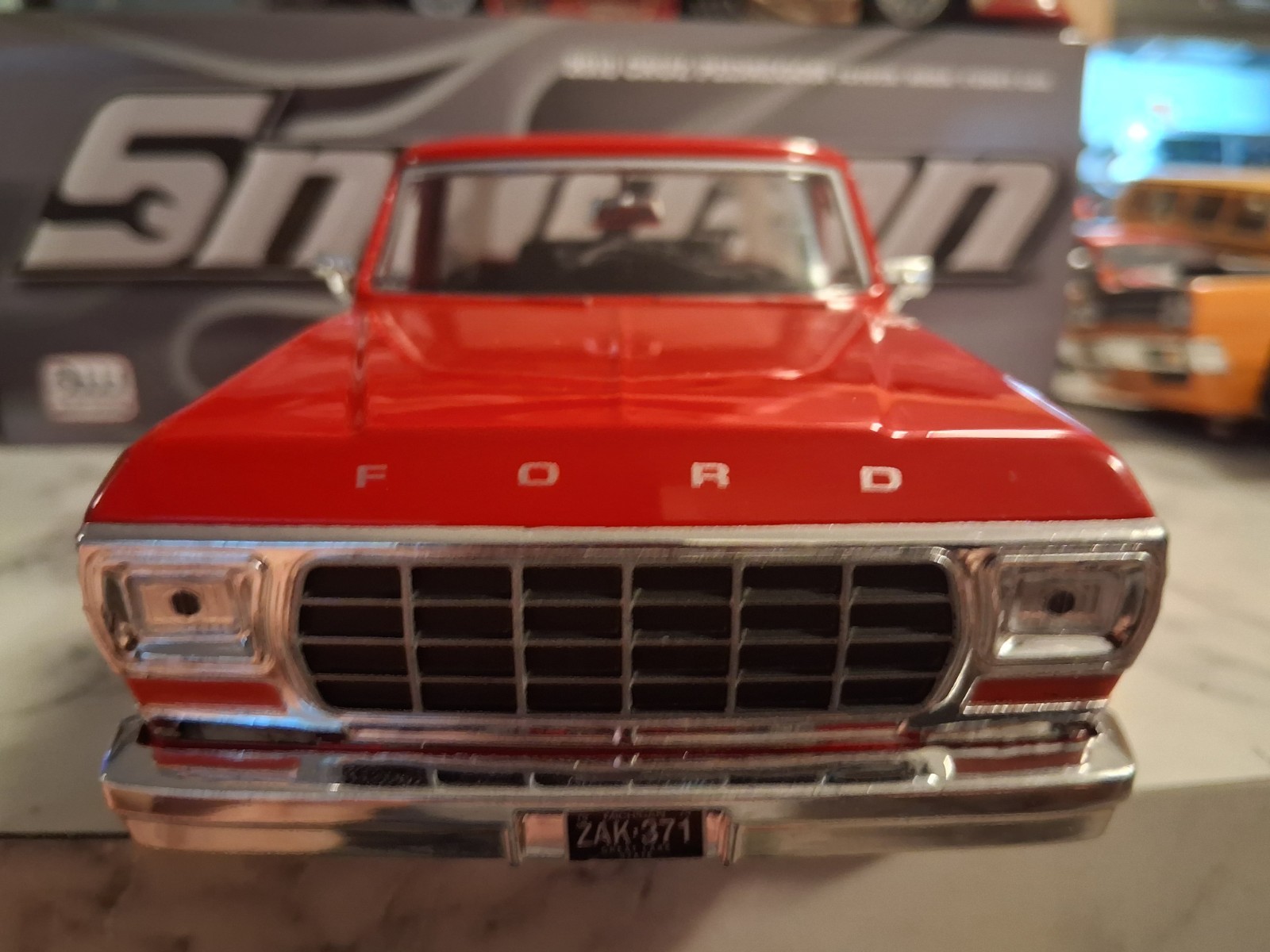 ( Custom Built) 1.24scale Diecast Custom 78 Ford BRONCO SLAMMED( Read Ad Plz)