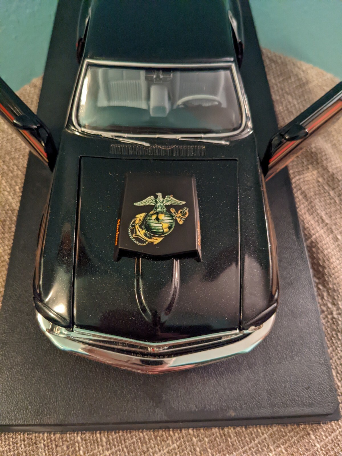 ERTL MARINE 1970 FORD MUSTANG BOSS 429 1:18 USMC